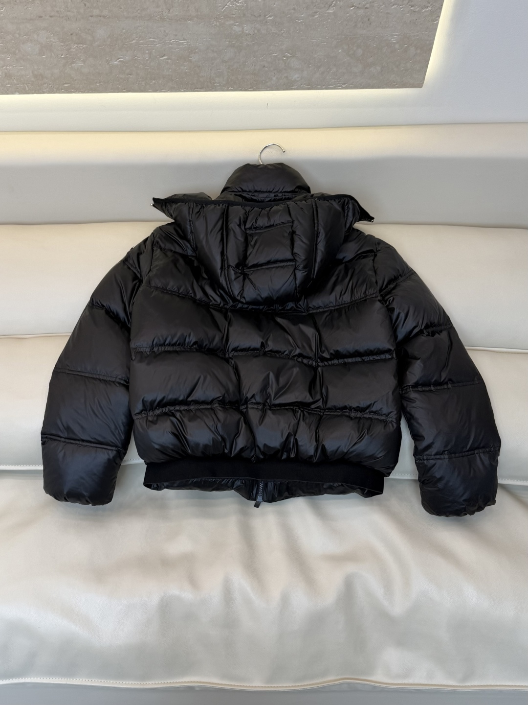 QGL057#新款羽绒服🌾 Moncler 超保暖 90% 白鹅绒 带帽 拉链款 长袖羽绒服 灰色 白色 黑色 1/2/