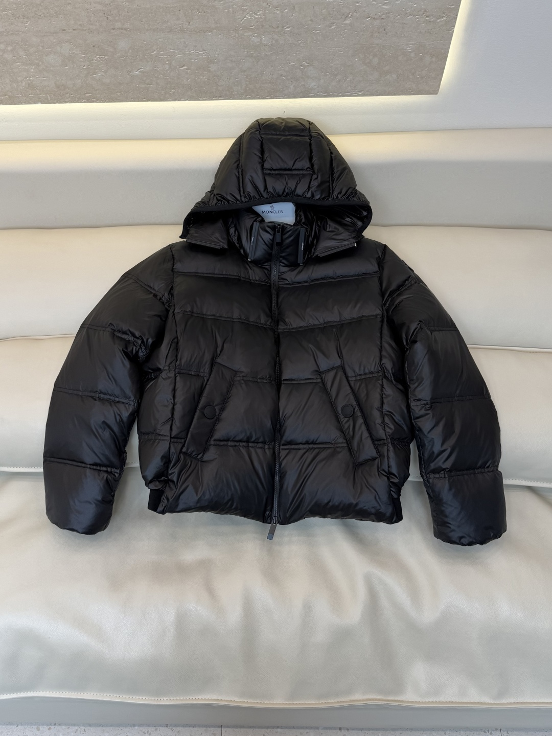 QGL057#新款羽绒服🌾 Moncler 超保暖 90% 白鹅绒 带帽 拉链款 长袖羽绒服 灰色 白色 黑色 1/2/