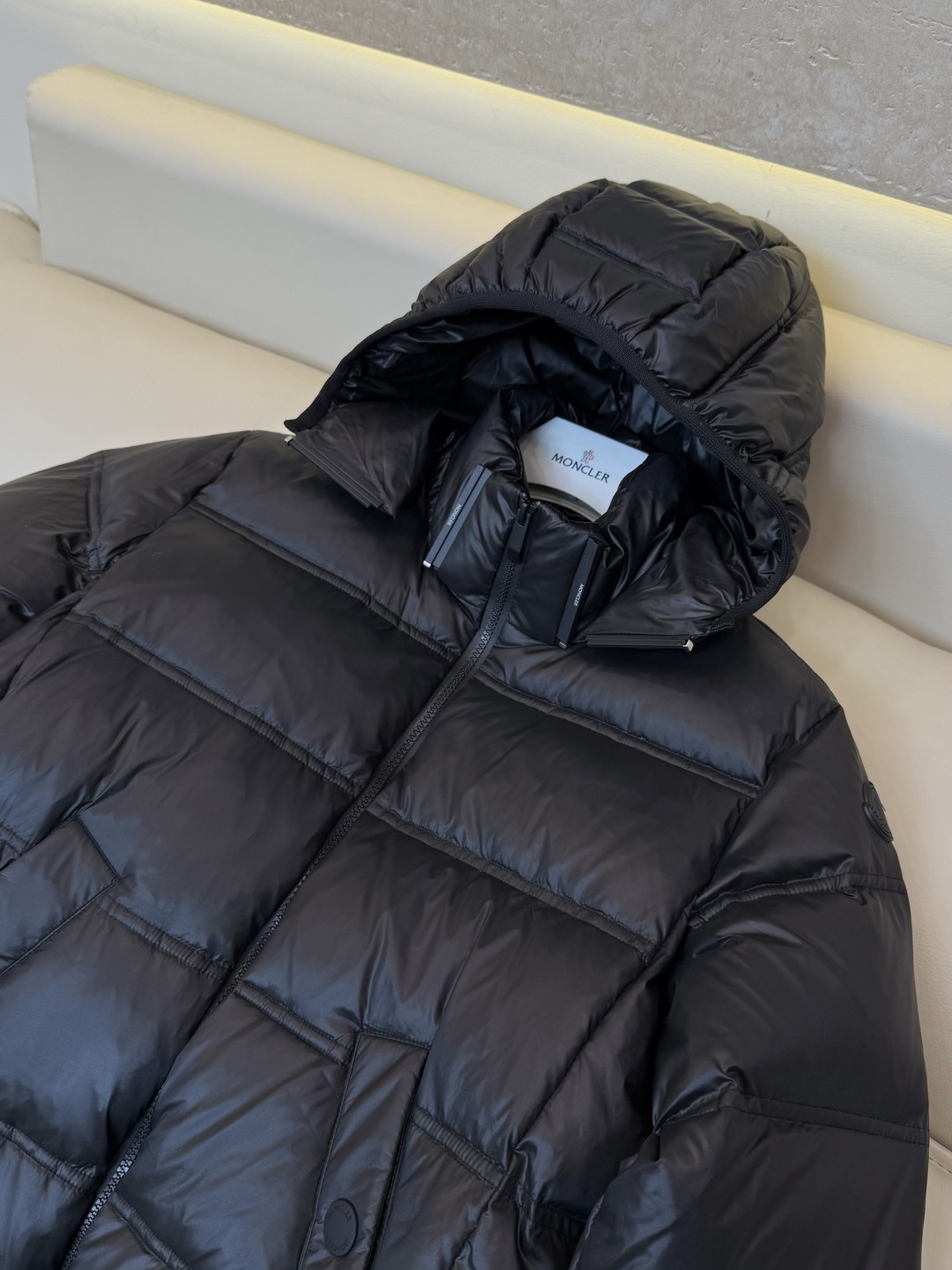 QGL057#新款羽绒服🌾 Moncler 超保暖 90% 白鹅绒 带帽 拉链款 长袖羽绒服 灰色 白色 黑色 1/2/