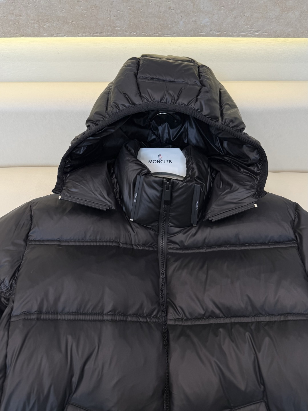 QGL057#新款羽绒服🌾 Moncler 超保暖 90% 白鹅绒 带帽 拉链款 长袖羽绒服 灰色 白色 黑色 1/2/