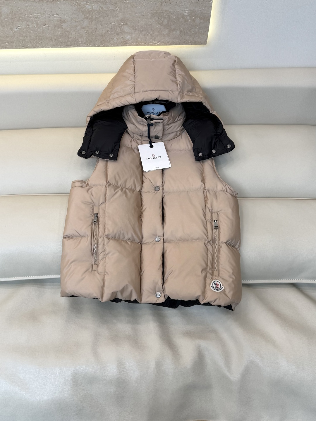 26031#新款羽绒服🌾 Moncler 最新款 90% 白鸭绒 羽绒马甲 黑色 粉色 1/2/3 