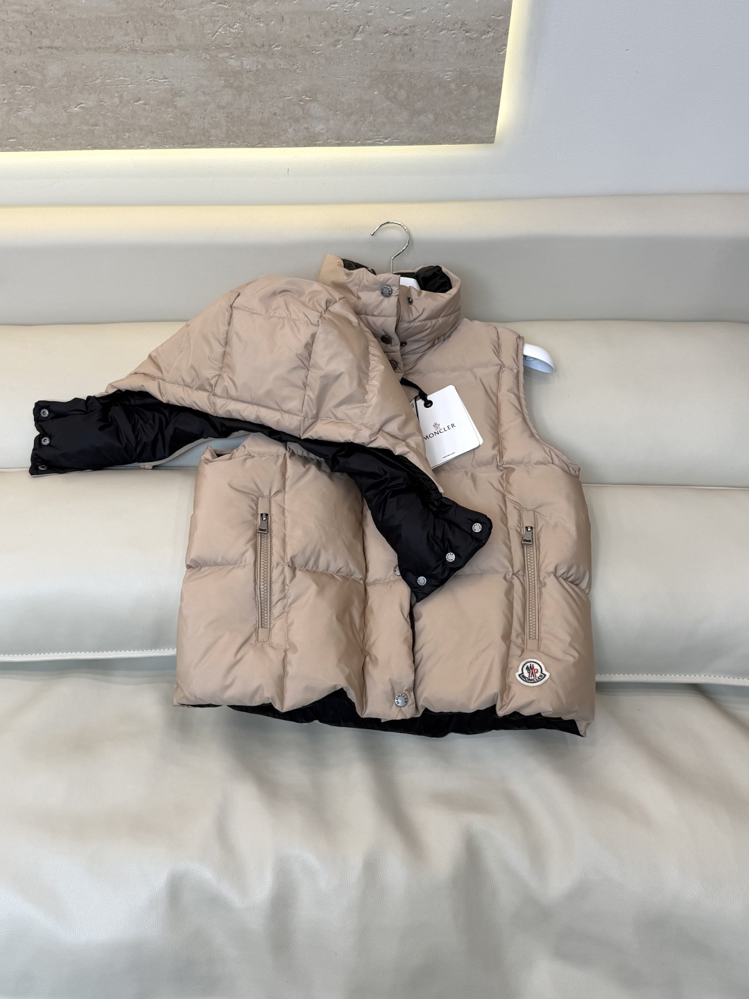 26031#新款羽绒服🌾 Moncler 最新款 90% 白鸭绒 羽绒马甲 黑色 粉色 1/2/3 