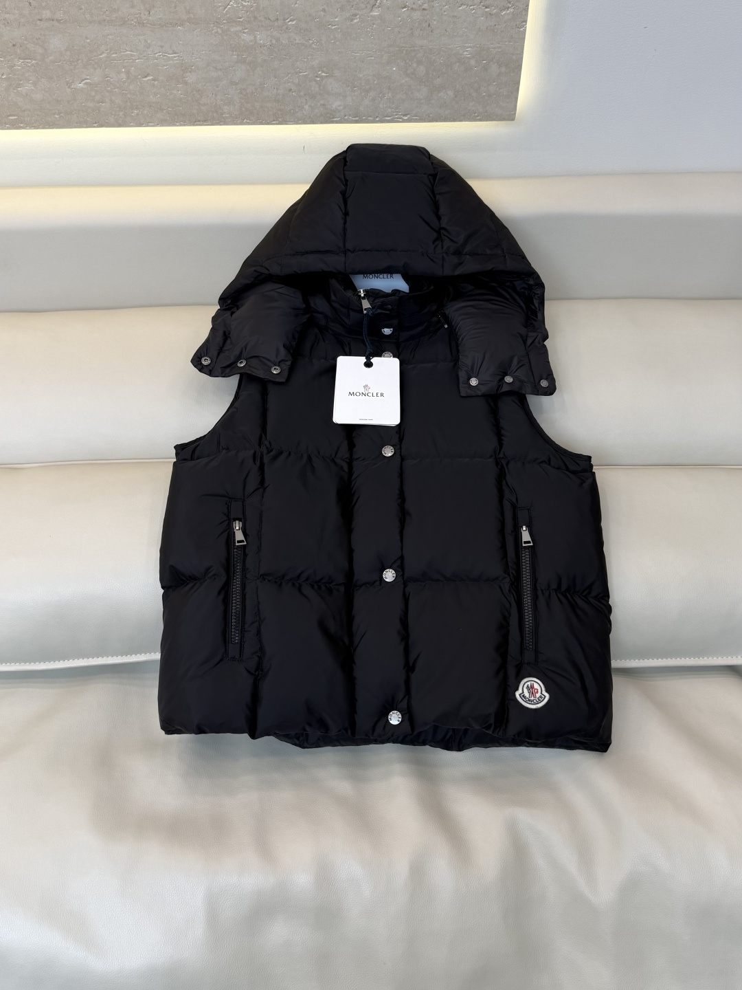 26031#新款羽绒服🌾 Moncler 最新款 90% 白鸭绒 羽绒马甲 黑色 粉色 1/2/3 