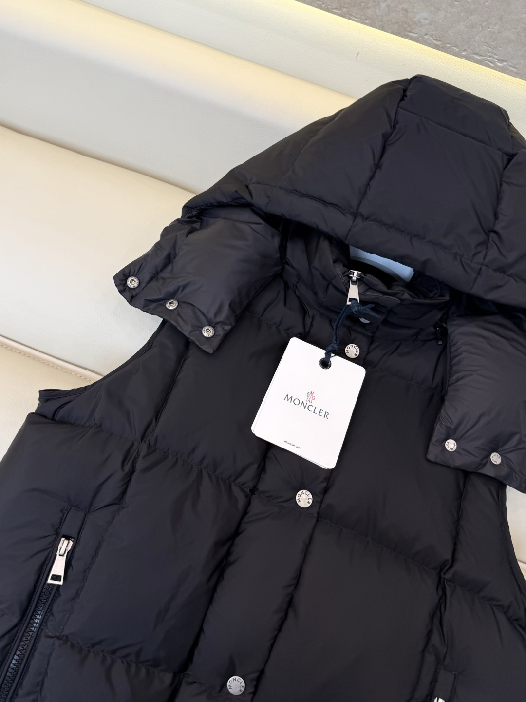 26031#新款羽绒服🌾 Moncler 最新款 90% 白鸭绒 羽绒马甲 黑色 粉色 1/2/3 