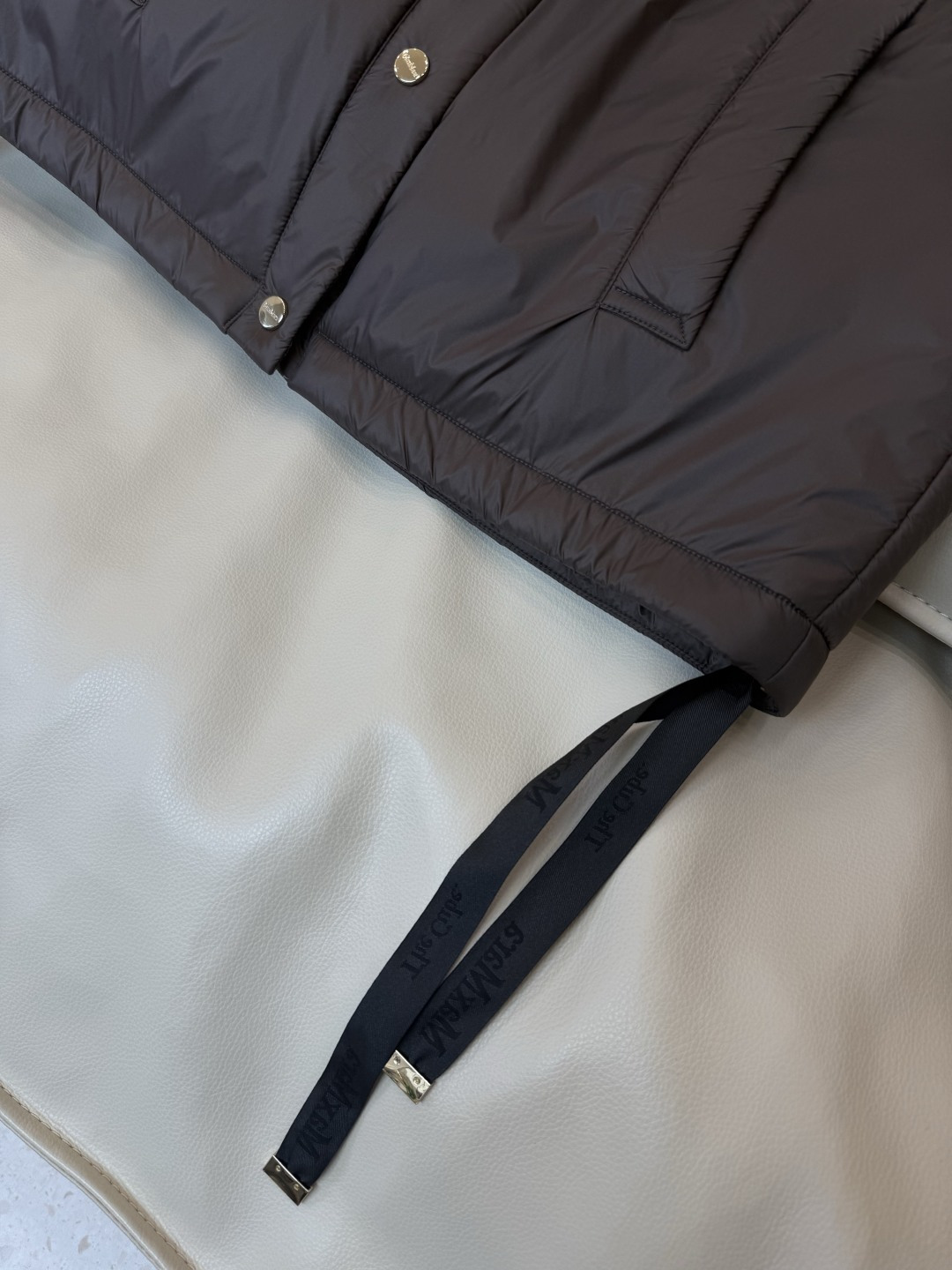 MX750#新款驼绒服🌾 Max拉链款 48% 骆驼绒 4%桑蚕丝 进口面料 骆驼绒棉服 马甲 黑色/藏青色/橄榄色 3 MX750#新款驼绒服🌾 Max拉链款 48% 骆驼绒 4%桑蚕丝 进口面料 骆驼绒棉服 马甲 黑色/藏青色/橄榄色 3