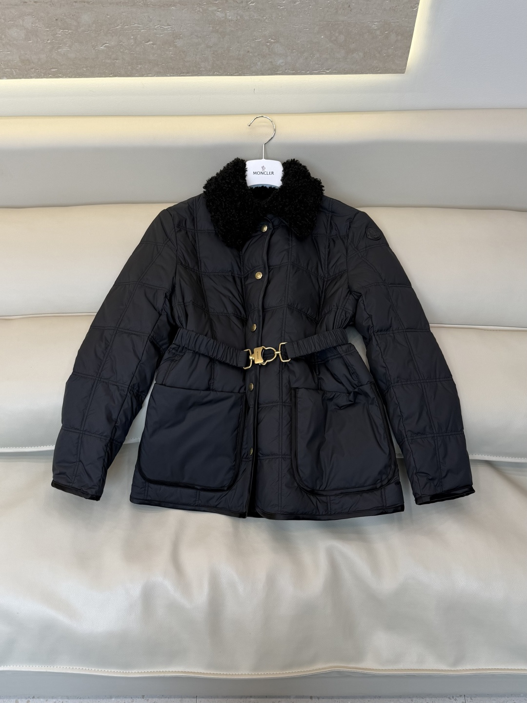 QGL058#新款羽绒服🌾 Moncler 90% 白鹅绒 羊羔毛 腰带款 长袖羽绒服 白色 黑色 1/2/3码