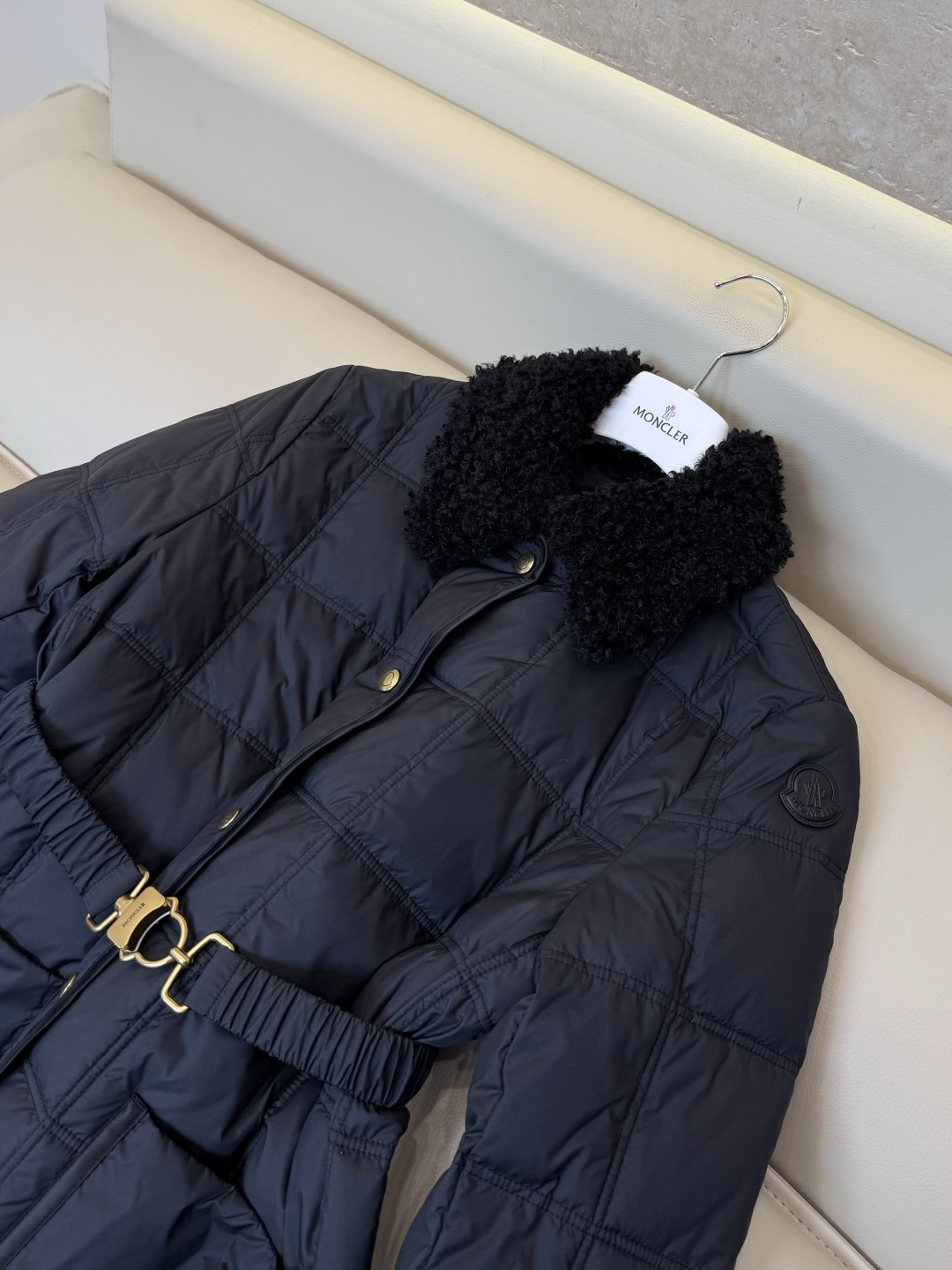 QGL058#新款羽绒服🌾 Moncler 90% 白鹅绒 羊羔毛 腰带款 长袖羽绒服 白色 黑色 1/2/3码