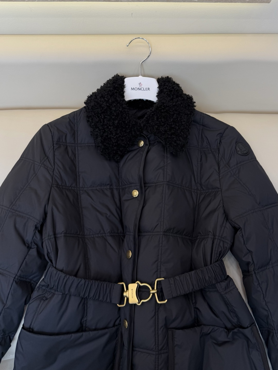 QGL058#新款羽绒服🌾 Moncler 90% 白鹅绒 羊羔毛 腰带款 长袖羽绒服 白色 黑色 1/2/3码