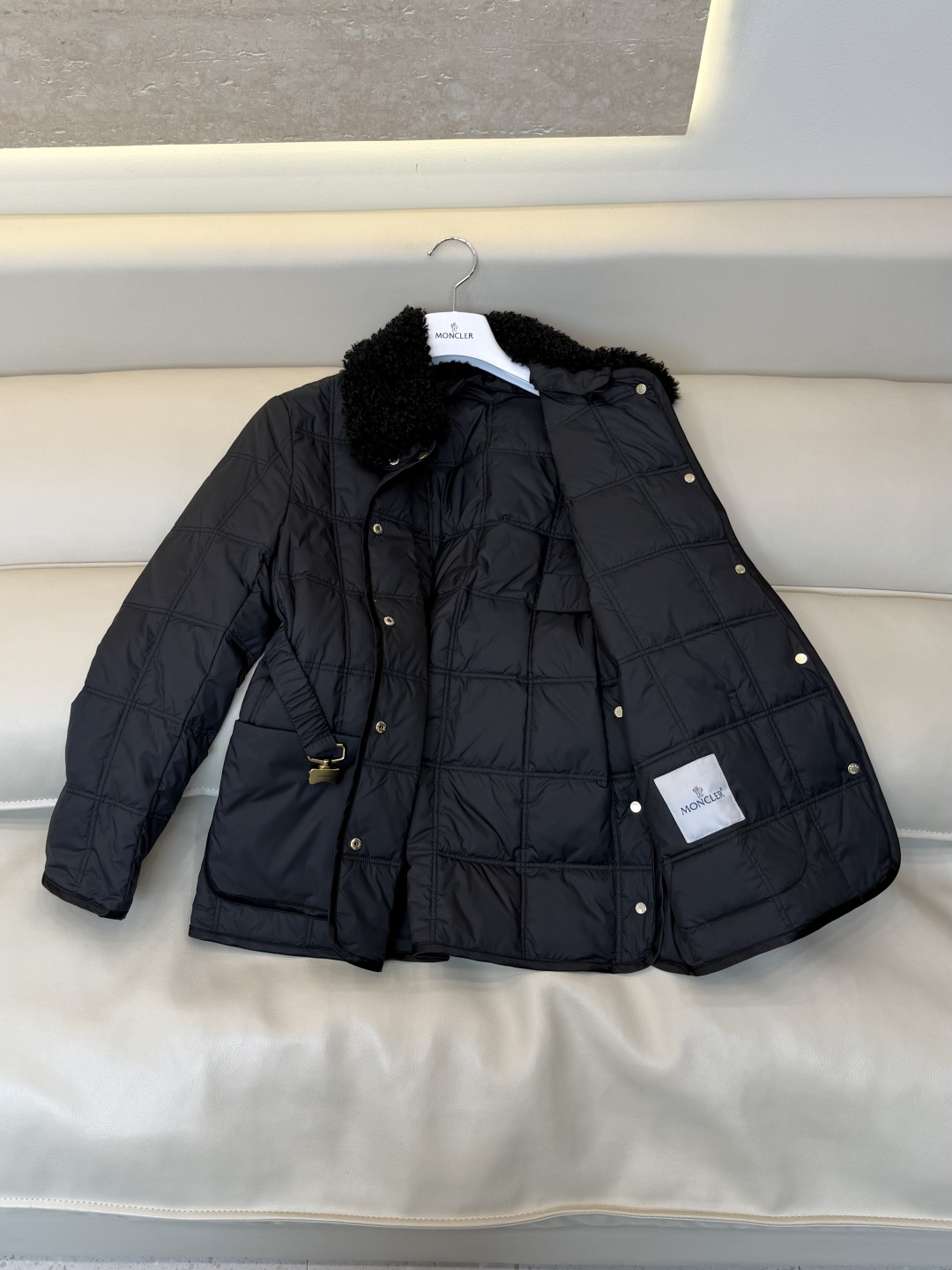 QGL058#新款羽绒服🌾 Moncler 90% 白鹅绒 羊羔毛 腰带款 长袖羽绒服 白色 黑色 1/2/3码