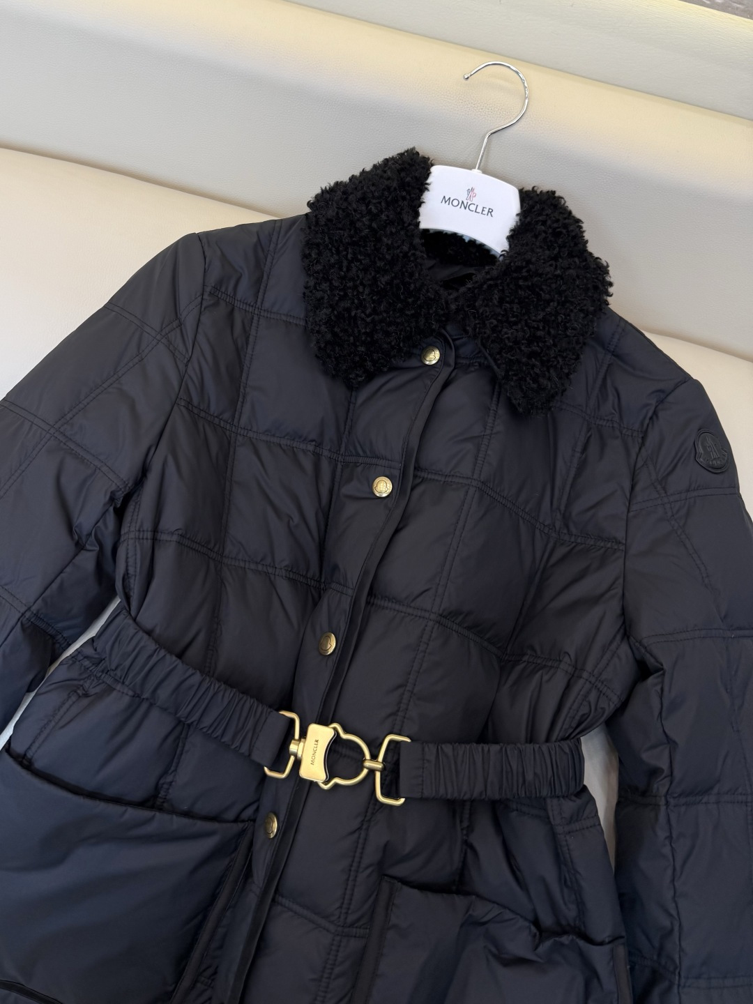 QGL058#新款羽绒服🌾 Moncler 90% 白鹅绒 羊羔毛 腰带款 长袖羽绒服 白色 黑色 1/2/3码