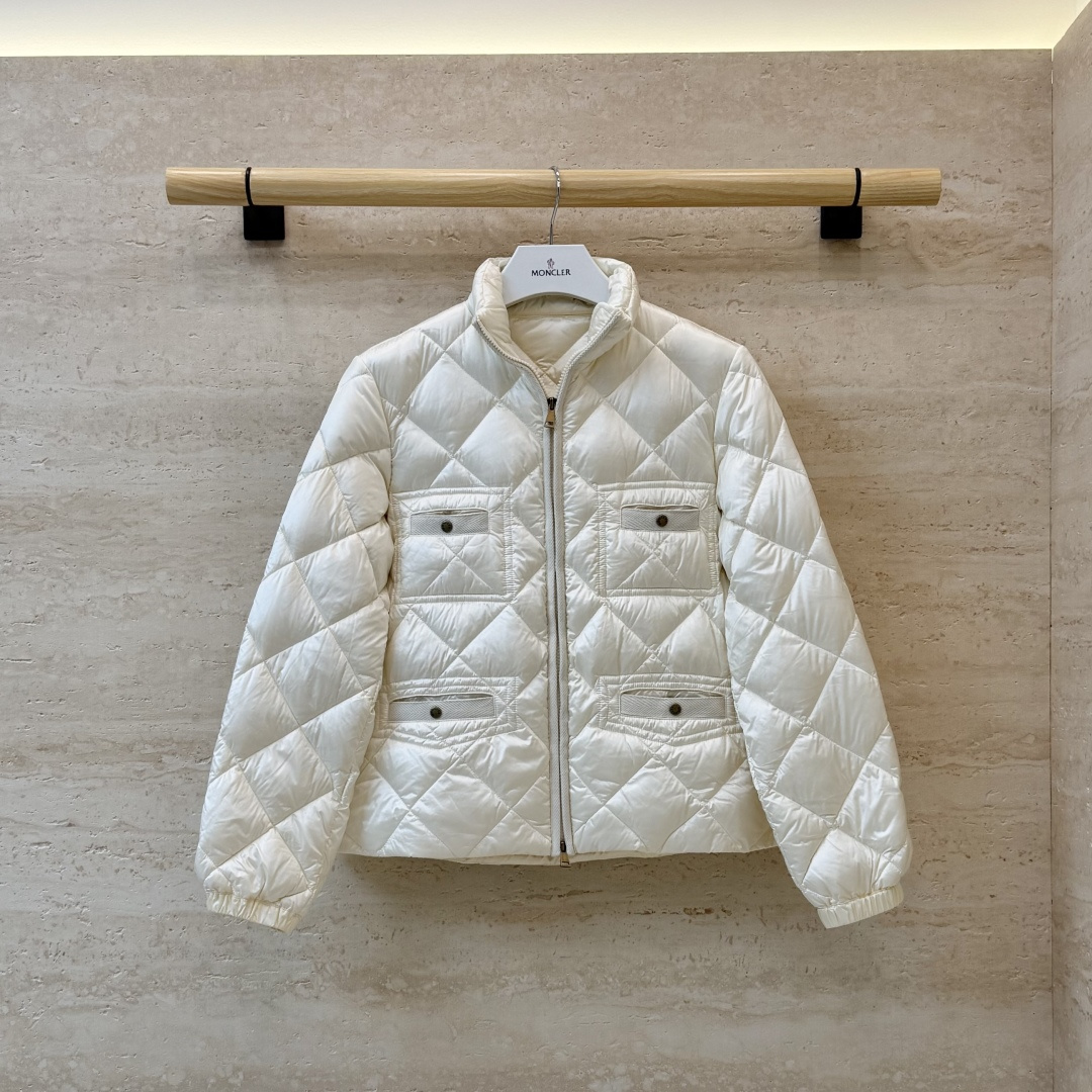 #新款羽绒服🌾 Moncler 菱形格 90% 白鹅绒 保暖 羽绒服  黑色 白色 SML