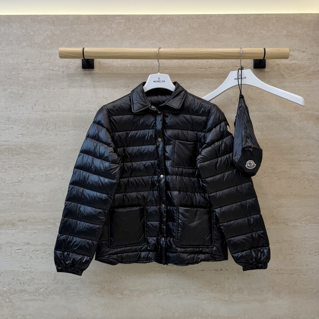 #新款羽绒服🌾 Moncler 收纳袋 90% 白鹅绒 保暖 羽绒服 三色 SML