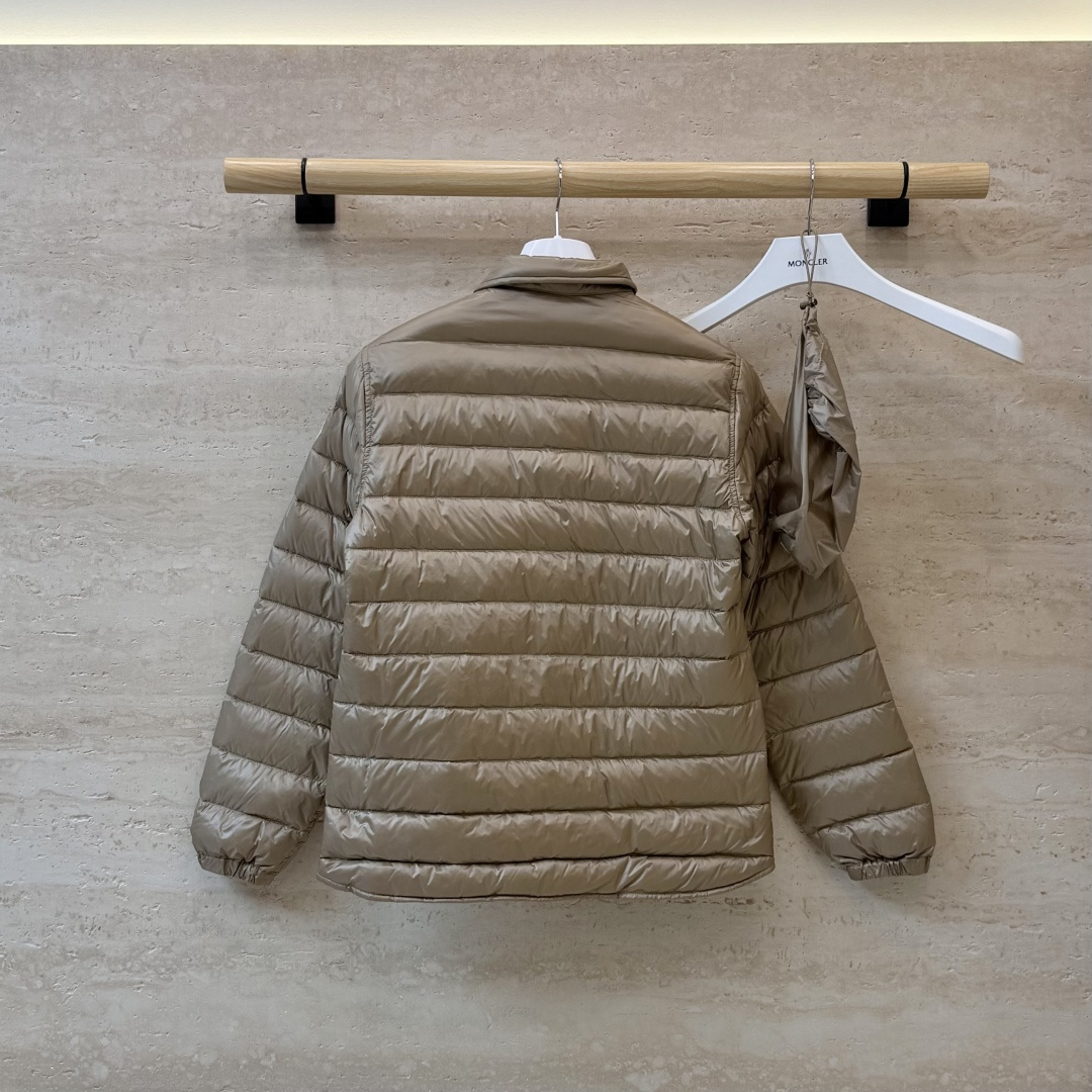 #新款羽绒服🌾 Moncler 收纳袋 90% 白鹅绒 保暖 羽绒服 三色 SML
