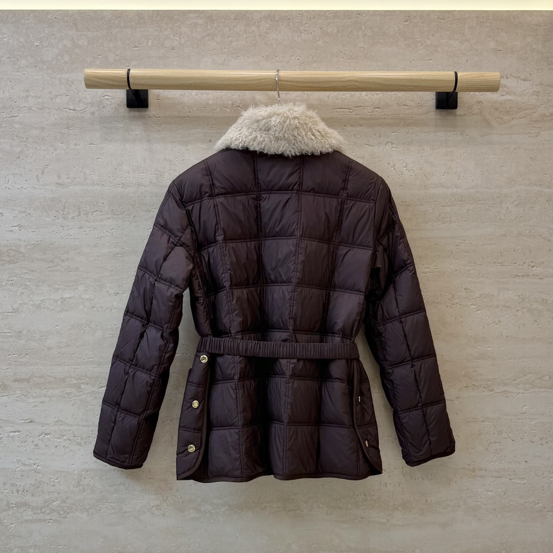 #新款羽绒服🌾 Moncler 羊羔毛领 长袖配腰带 90%白鹅绒羽绒服  四色 SML