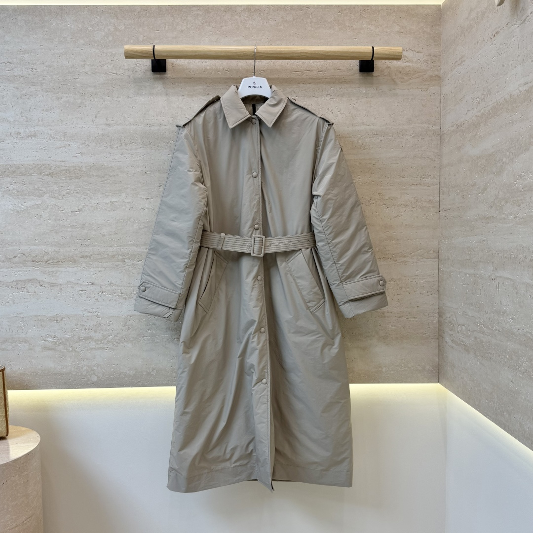 #新款羽绒服🌾 Moncler 风衣款 90% 白鹅绒 长款羽绒服 三色 SML