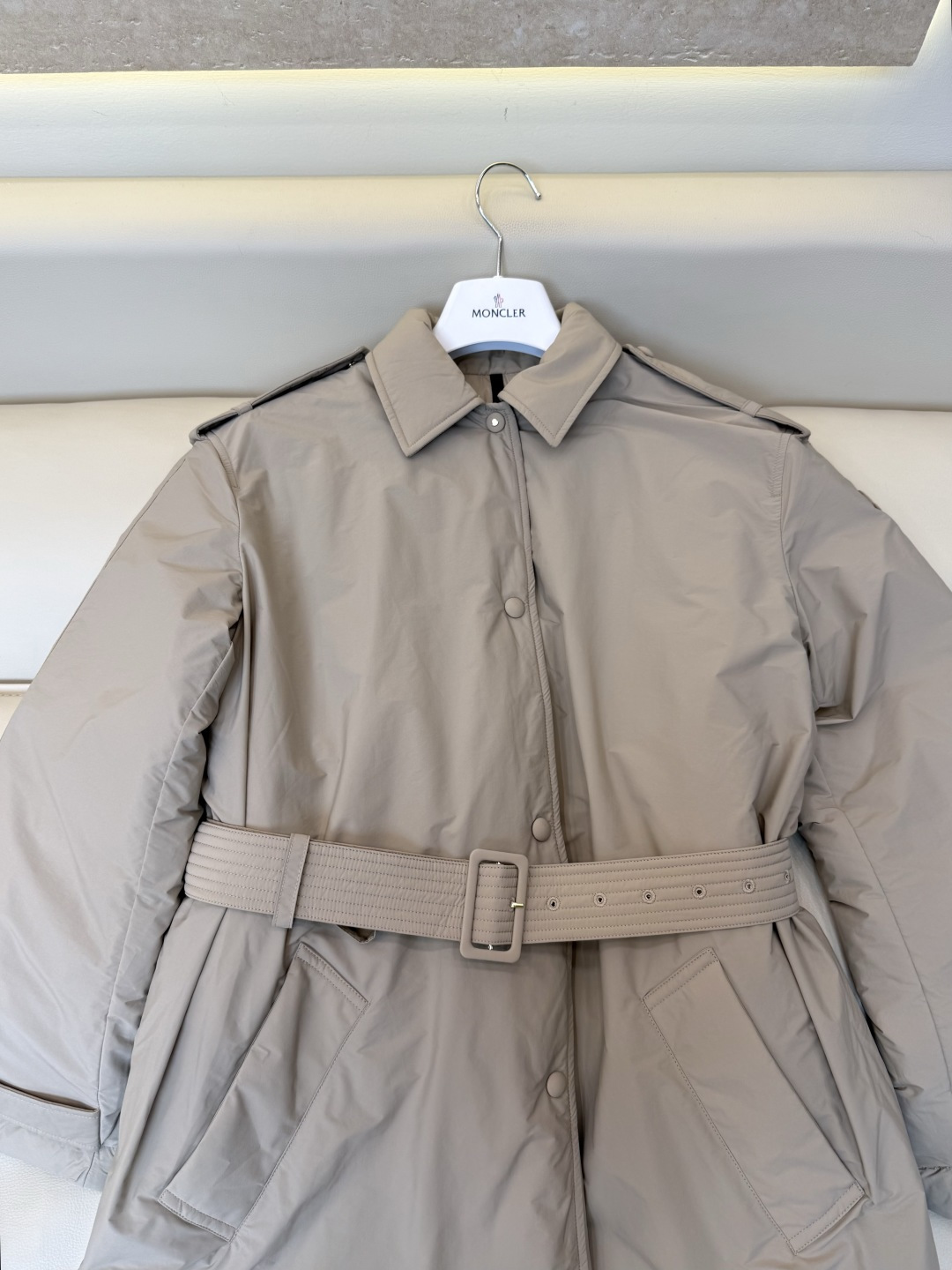 #新款羽绒服🌾 Moncler 风衣款 90% 白鹅绒 长款羽绒服 三色 SML