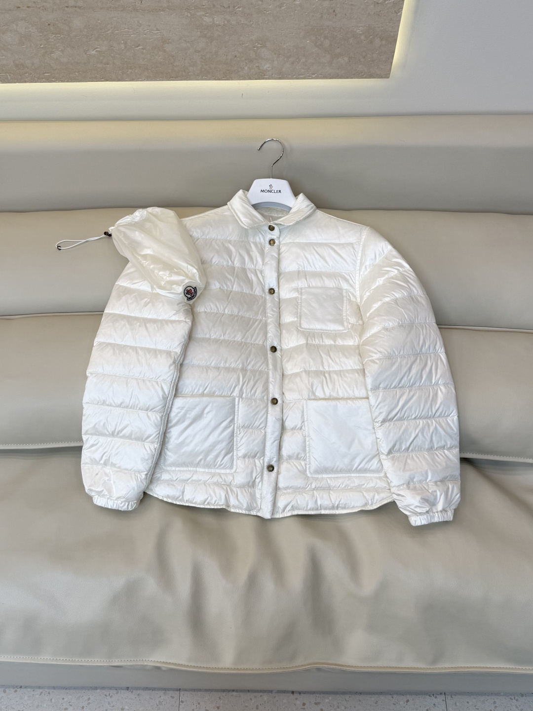 #新款羽绒服🌾 Moncler 收纳袋 90% 白鹅绒 保暖 羽绒服 三色 SML