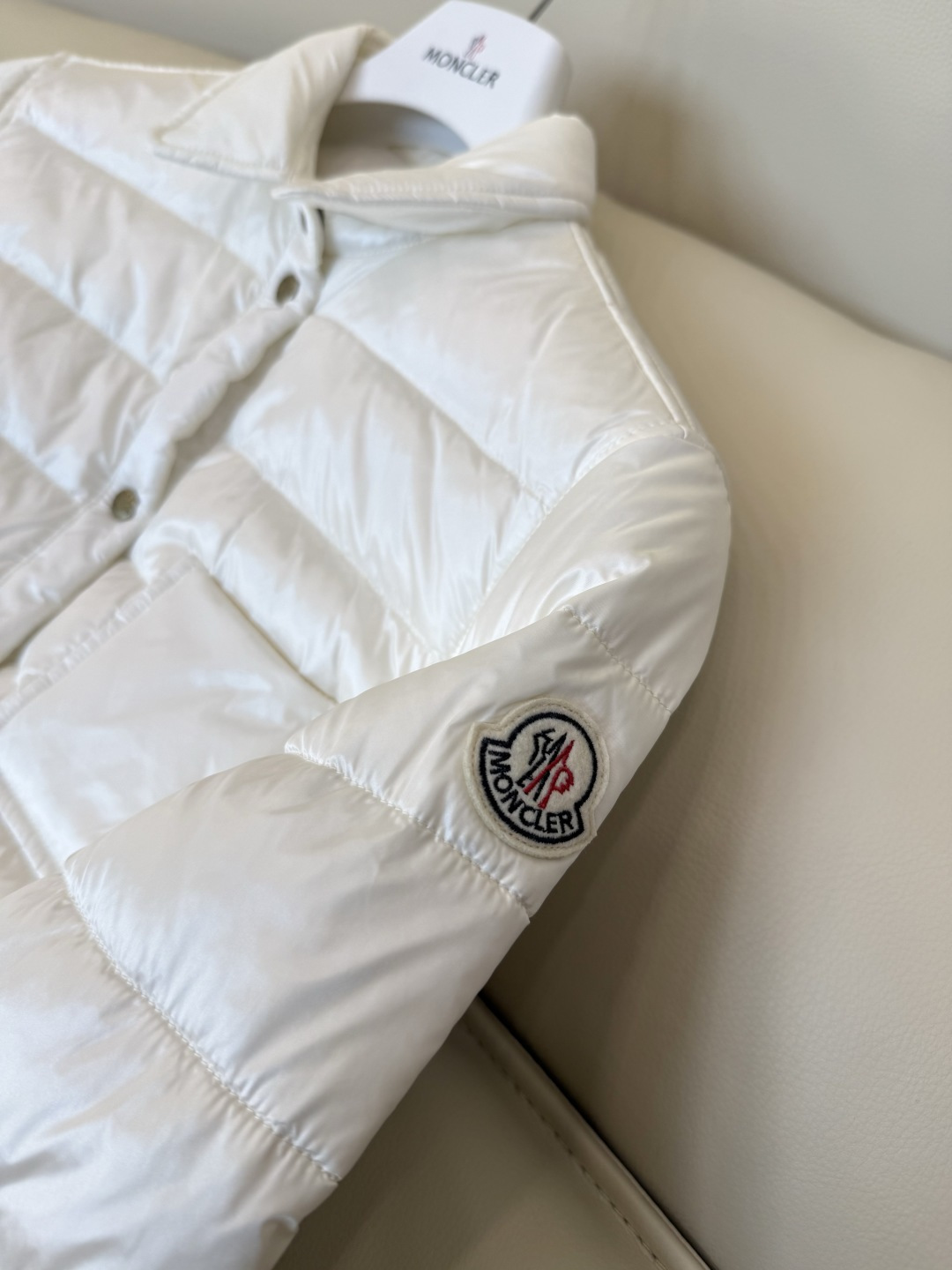 #新款羽绒服🌾 Moncler 收纳袋 90% 白鹅绒 保暖 羽绒服 三色 SML