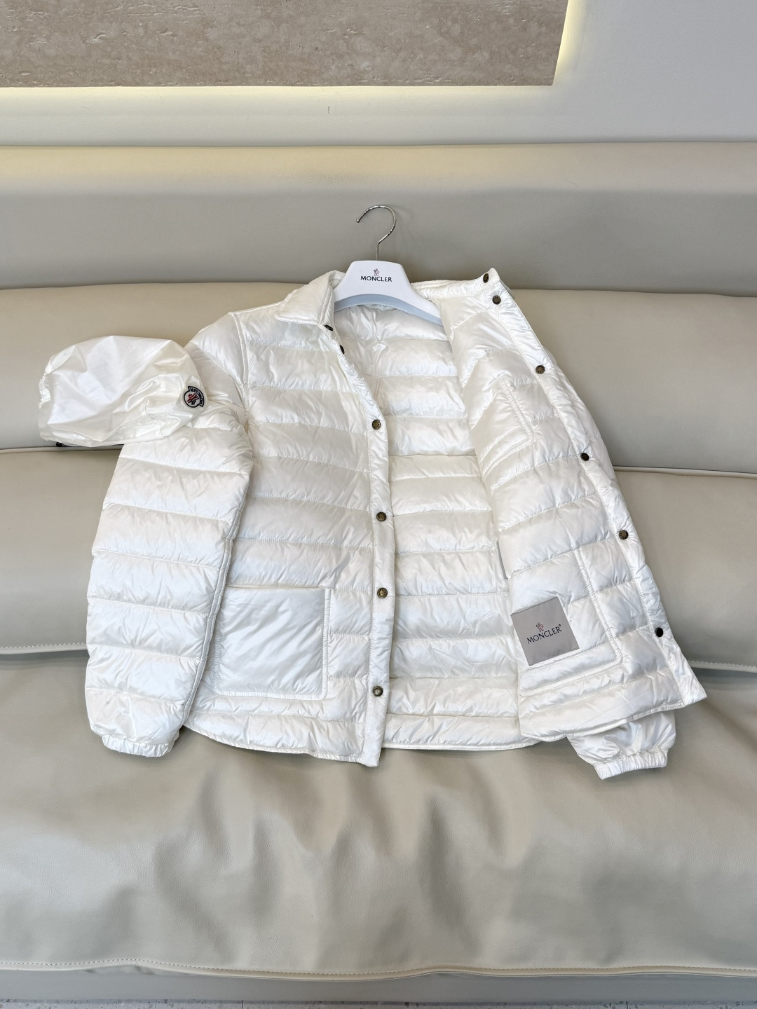 #新款羽绒服🌾 Moncler 收纳袋 90% 白鹅绒 保暖 羽绒服 三色 SML