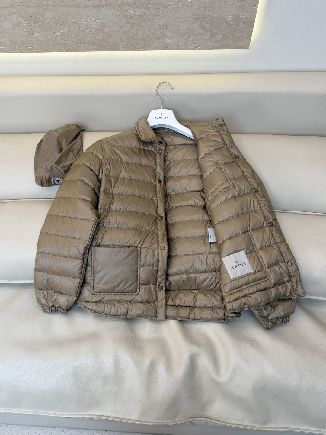 #新款羽绒服🌾 Moncler 收纳袋 90% 白鹅绒 保暖 羽绒服 三色 SML