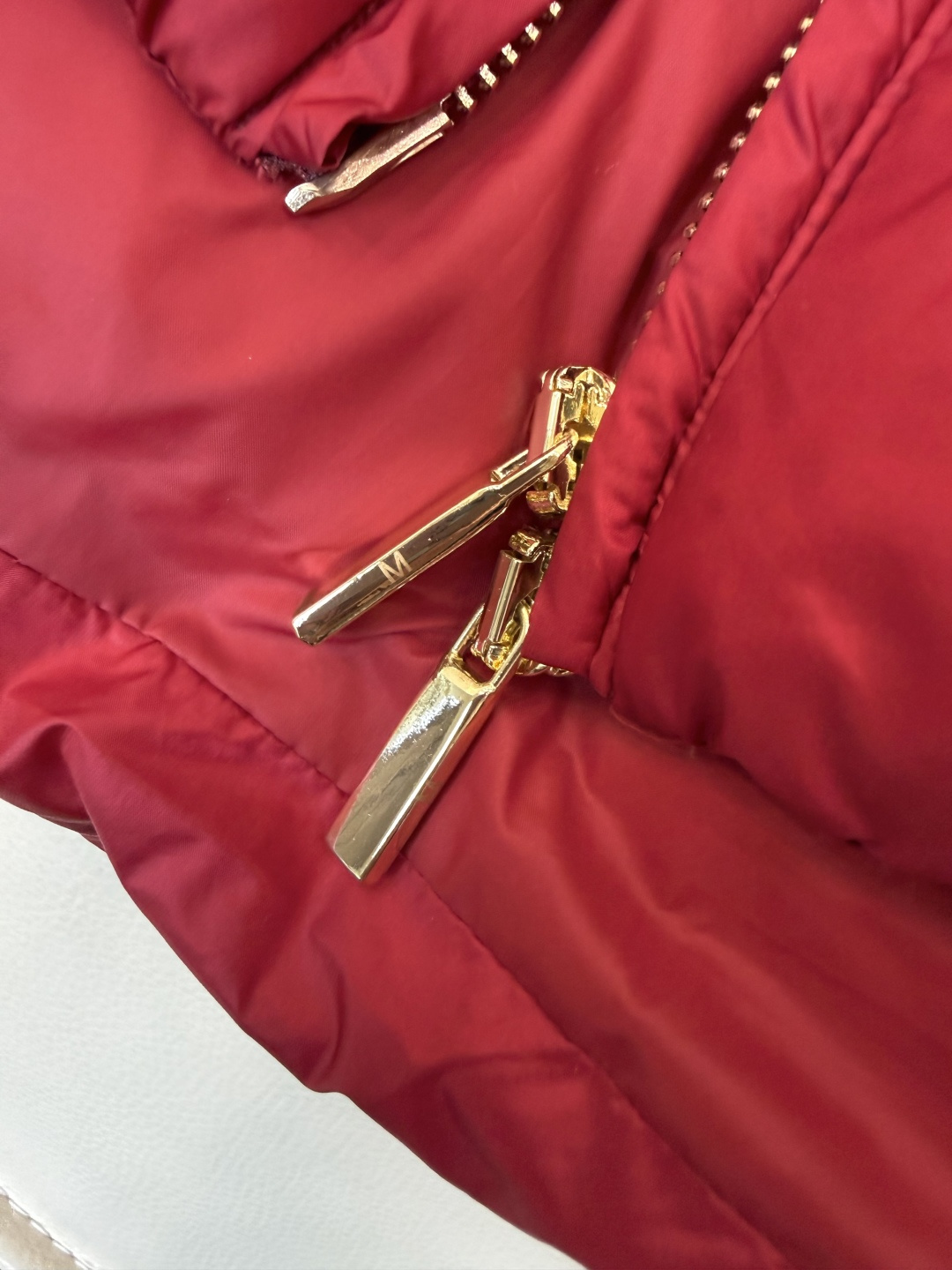 AH762#新款羽绒服🌾 Max mara 拉链带帽 90% 白鹅绒 羽绒服 黑色 咖色 红色 38-44