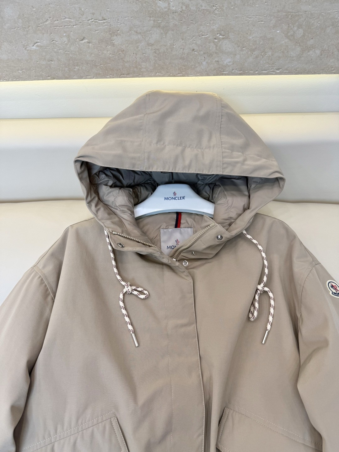 MC507#新款羽绒服🌾 moncler 顶级版‼️ 90% 白鹅绒 夹克款 羽绒服 黑色杏色 1/2/3码