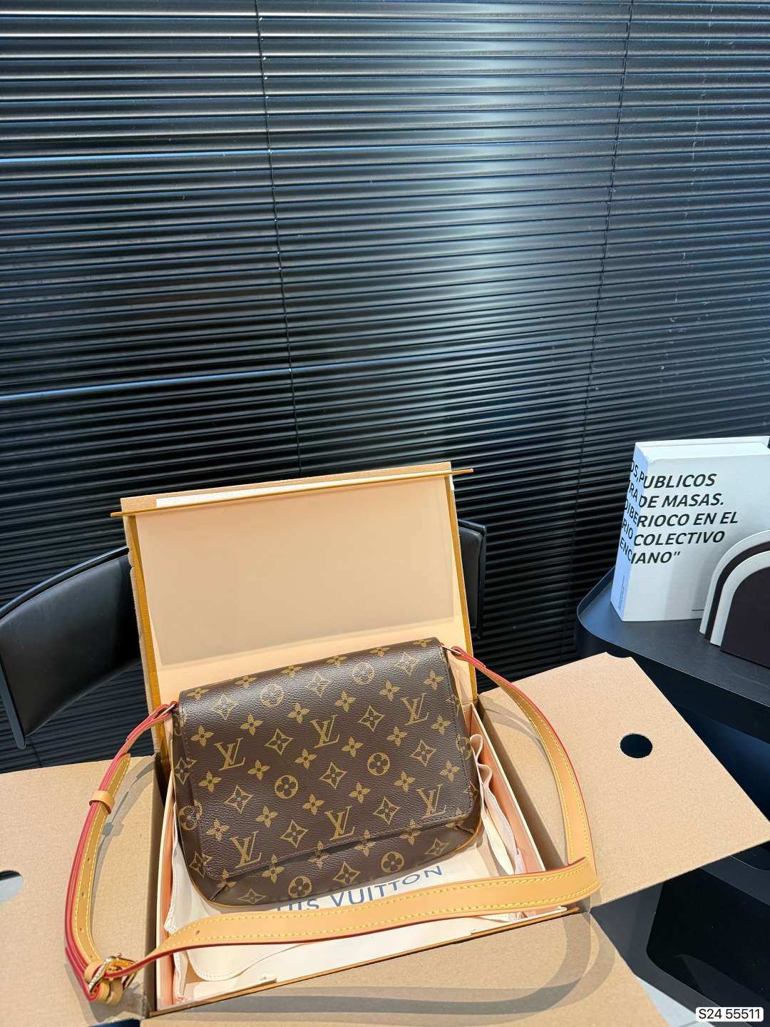 P255 Faye Wong Bag, It’s Hard Not To Love Him | Lv Faye Wong Bag, It’s Hard Not To Love Him | The Large Capacity Armpit Bag Is Praised By Name | Lv Presbyopia Still Has Something | Size 27 21 Item No. 55511