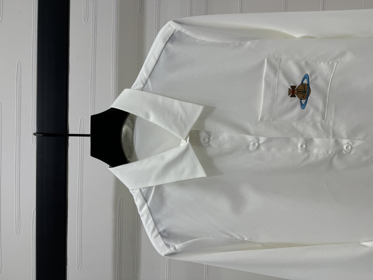 “High-Quality Women’s Clothes: Embroidered Saturn Long Sleeve Shirt in Pink” - 图片 5
