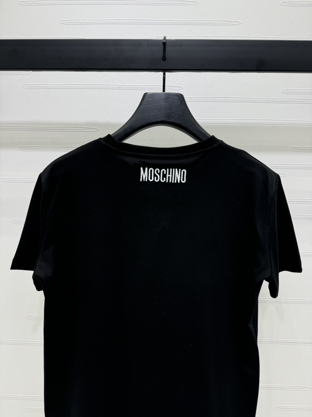 Monolithic Moschino Spring/Summer 2025 Women’s Suit: High-Quality, Unique Design, Premium Materials - 图片 7