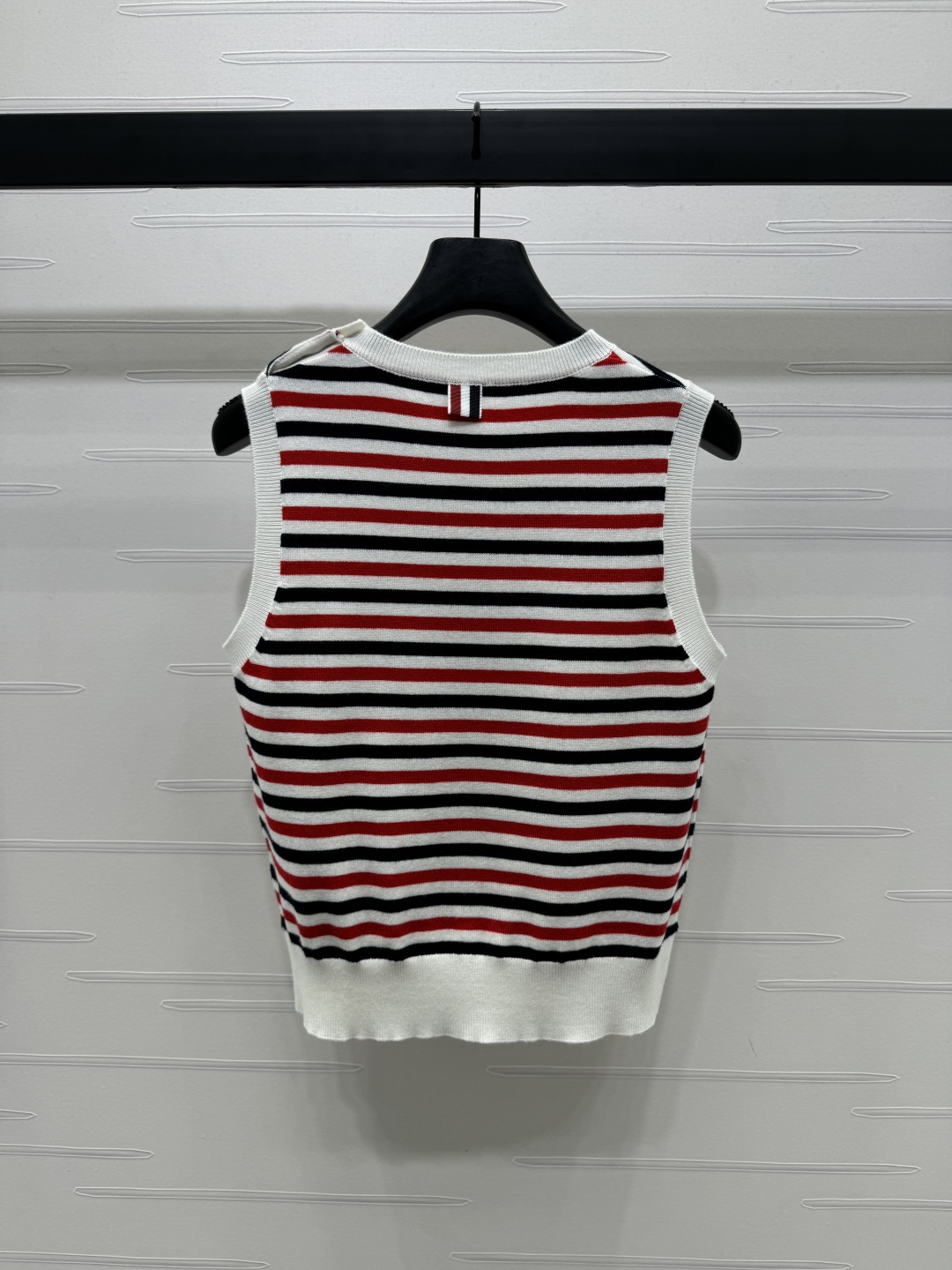 “High-Quality Women’s Clothes: New Stripe Knitting Vest in S-M-L Sizes” - 图片 7