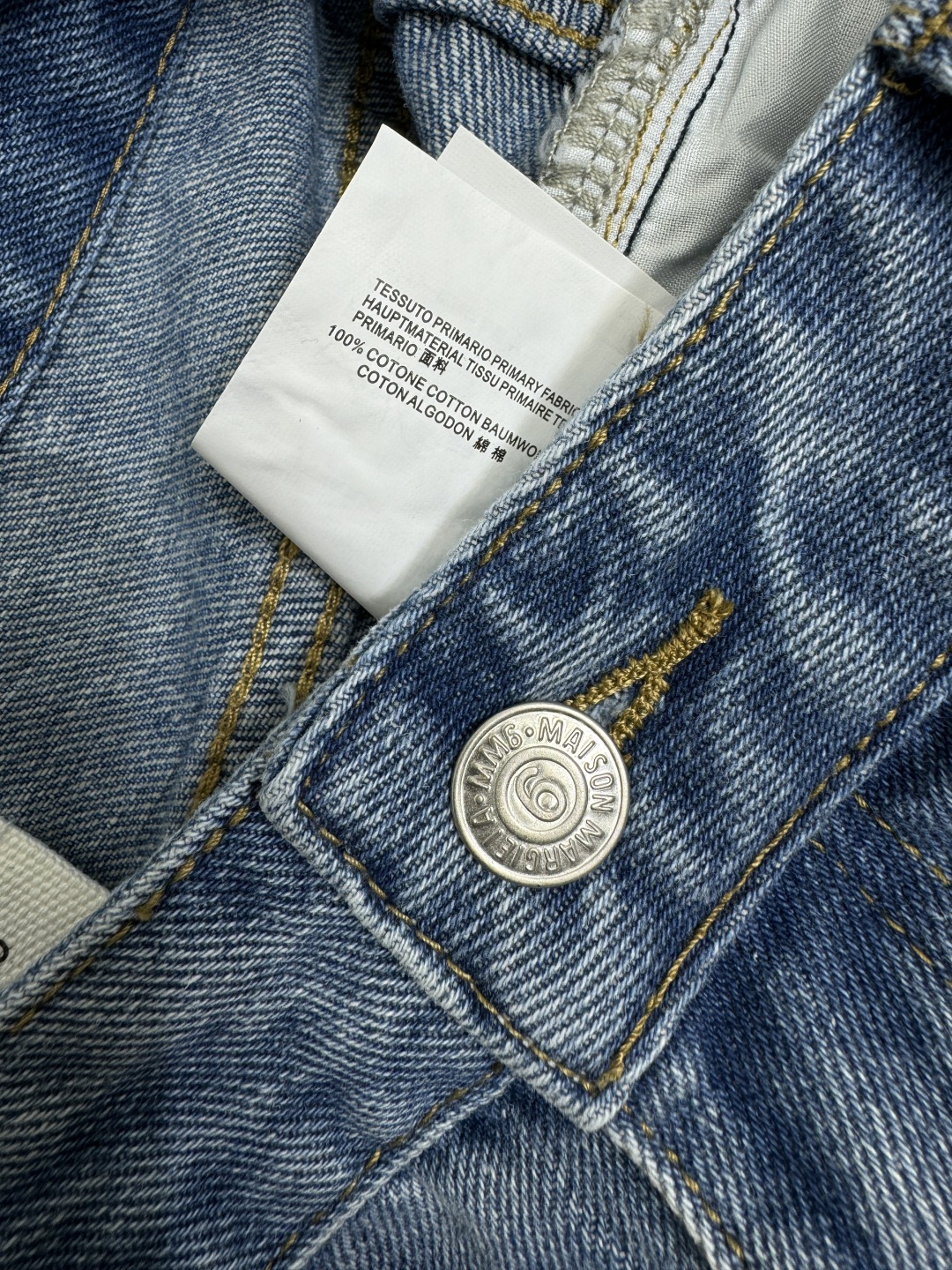 High Quality Women’s Clothes: MM6 Spring/Summer 2025 Collection – Cowboy Shorts, Stylish and Superior Quality! - 图片 8