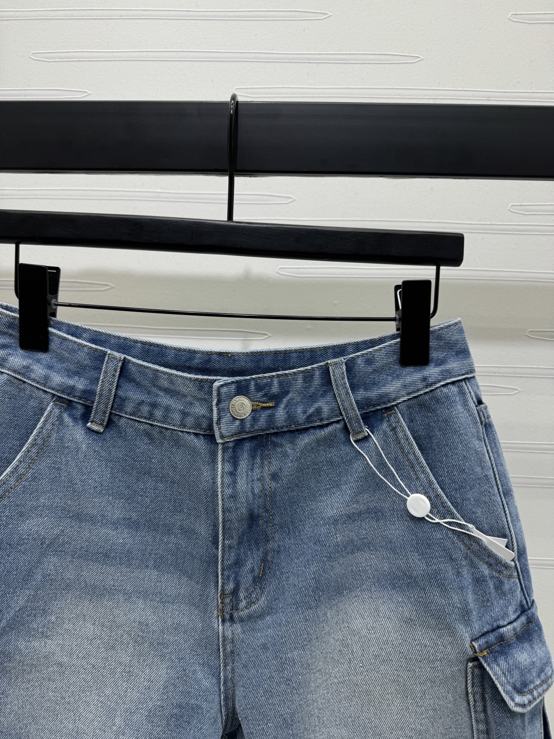 High Quality Women’s Clothes: MM6 Spring/Summer 2025 Collection – Cowboy Shorts, Stylish and Superior Quality! - 图片 2