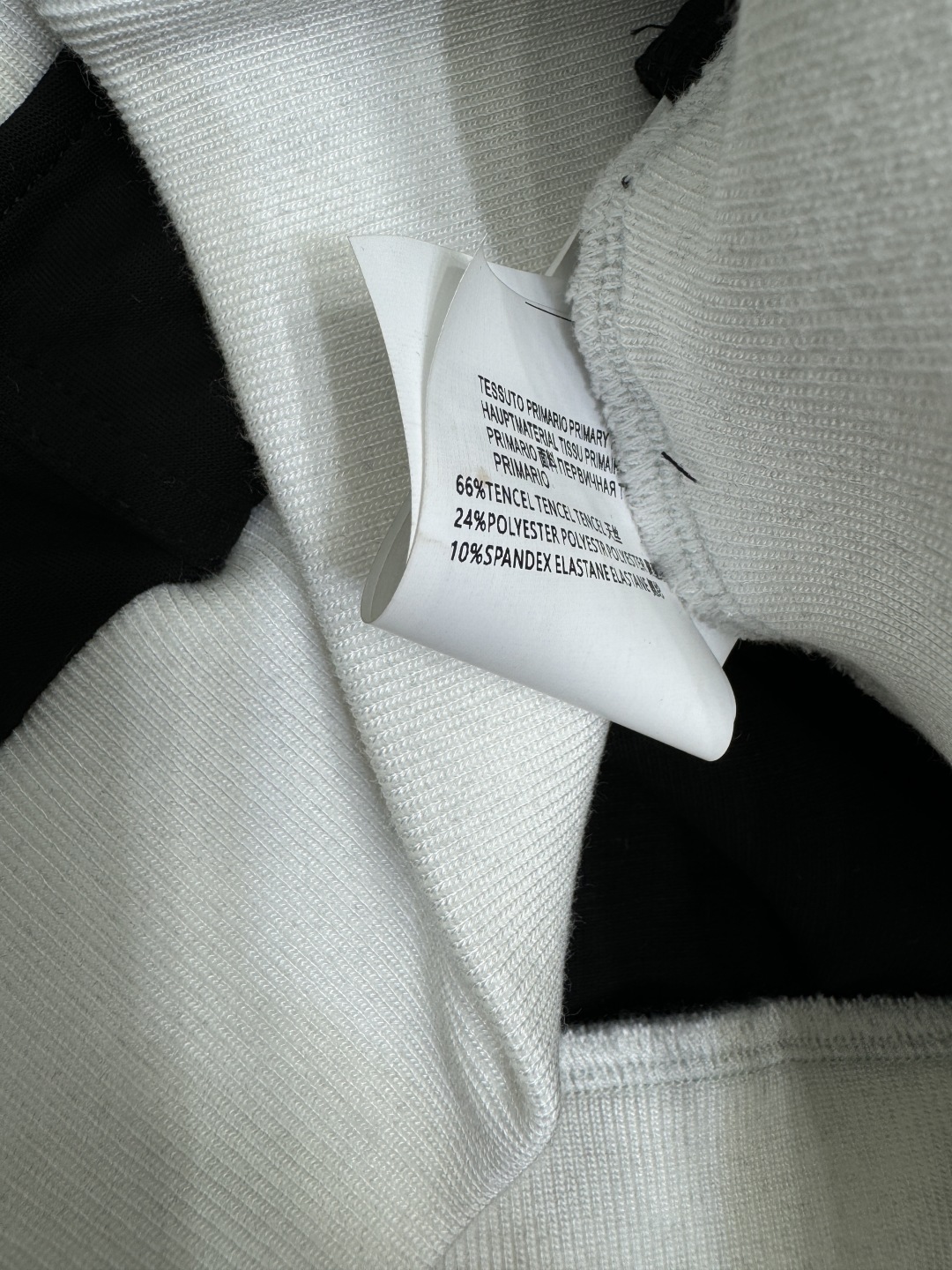 2025 MM6 High Quality Women’s Clothes: Logo Coat & Snack Suit Collection - 图片 8