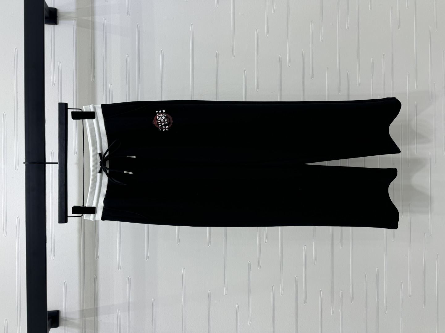 2025 MM6 High Quality Women’s Clothes: Logo Coat & Snack Suit Collection - 图片 7