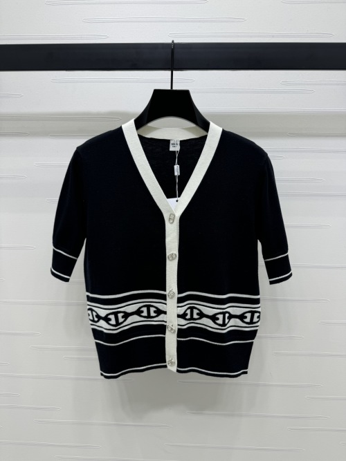 Hermes Inspired Contrast Trim Knit Cardigan with Signature Chain Detail 1 Hermes Inspired Contrast Trim Knit Cardigan with Signature Chain Detail