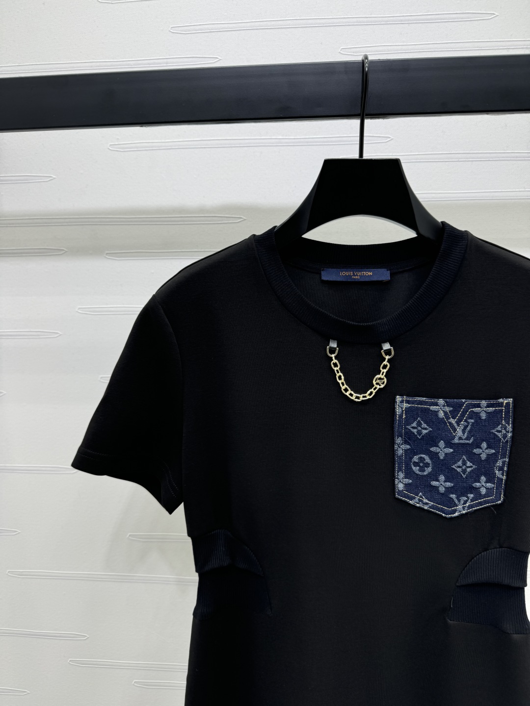Louis Vuitton 2025 Spring/Summer Round Neck Jacquard Logo Dress 5 cmp i1740937349605 723 0 3