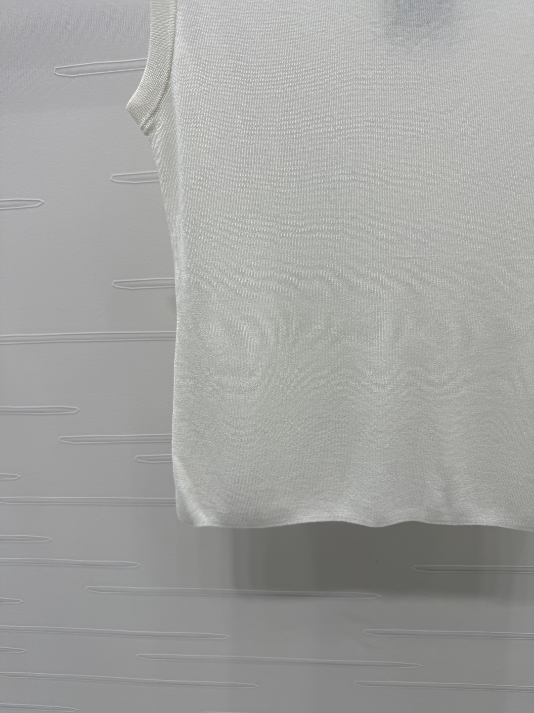 “High-End Women’s Suit: Viviane Westwood’s Spring/Summer 2025 Collection” - 图片 5