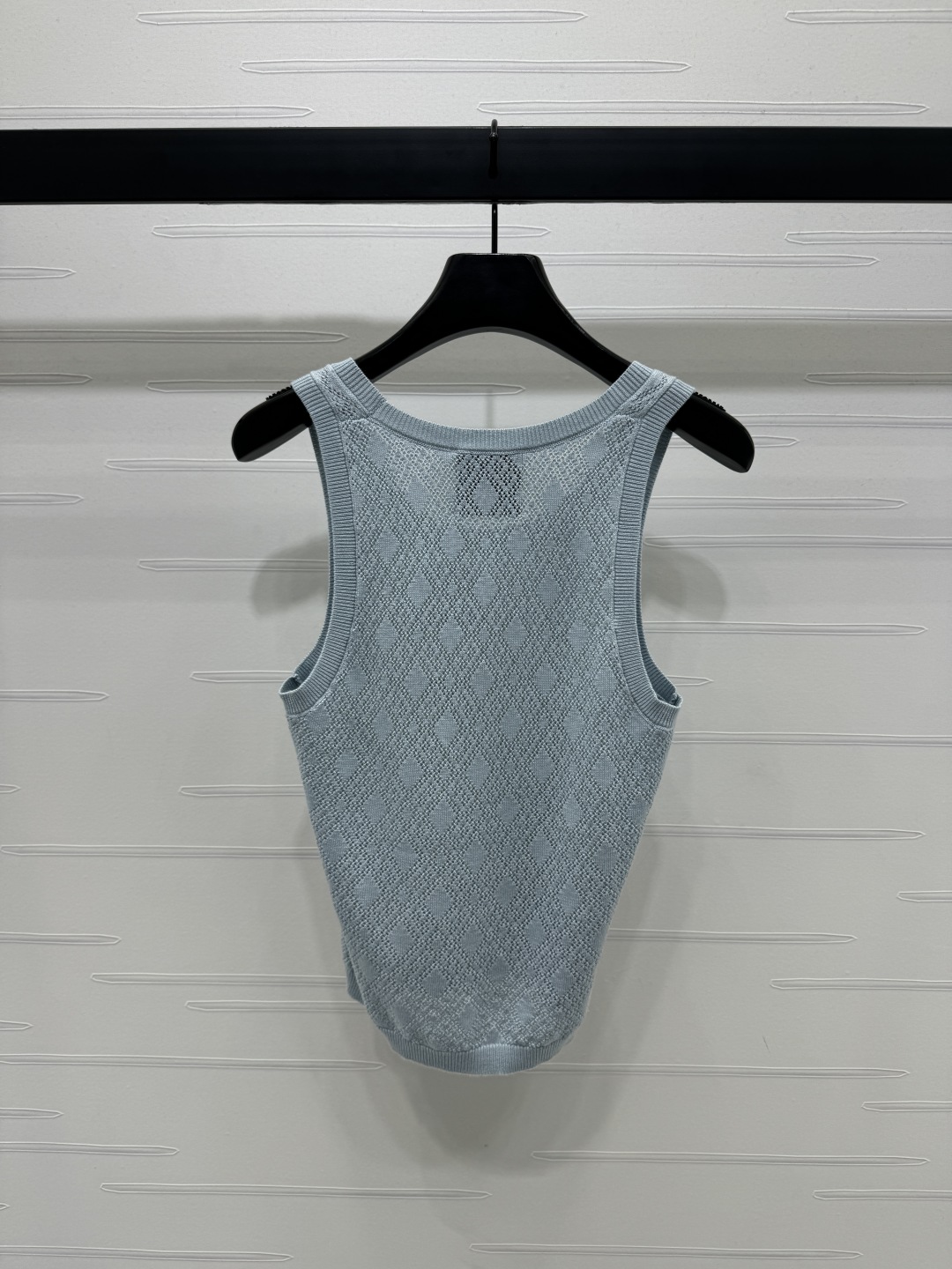 High-Quality Women’s Clothes with Classic Space Logo and Short-Wind Design - 图片 7
