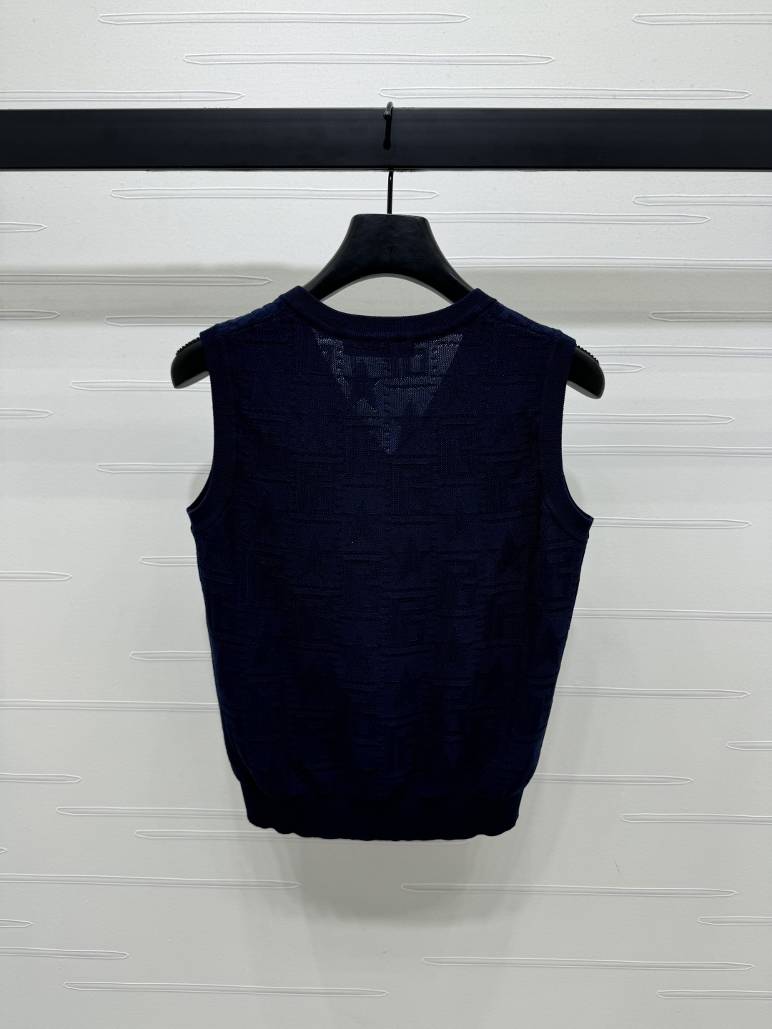 High Quality Women’s Clothes: Ice-Coated Fabric, Comfortable, Air-Transmitting, V-String Vest - 图片 7