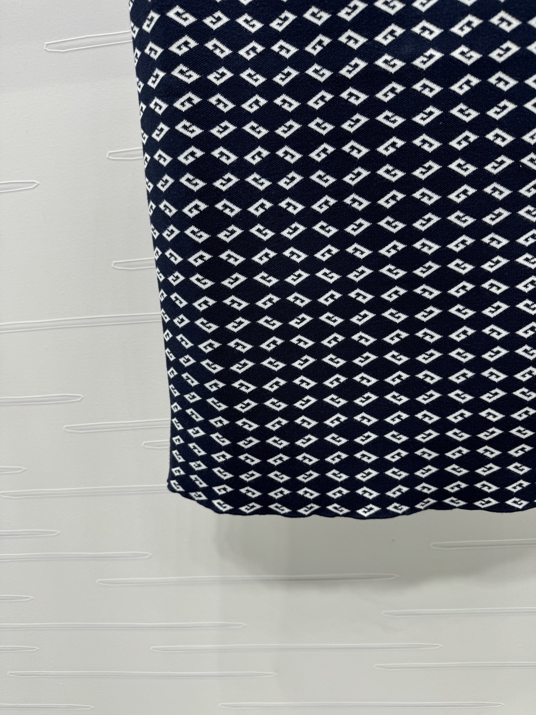 High-Quality Women’s Clothes with Diamond Pattern Shrink Knitting for Packaging Zone - 图片 5
