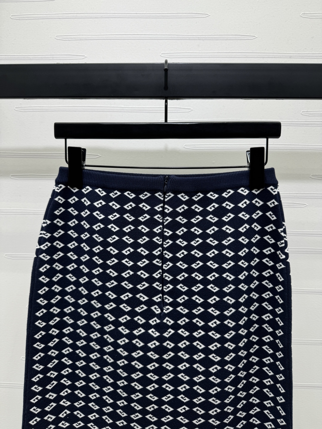 High-Quality Women’s Clothes with Diamond Pattern Shrink Knitting for Packaging Zone - 图片 6
