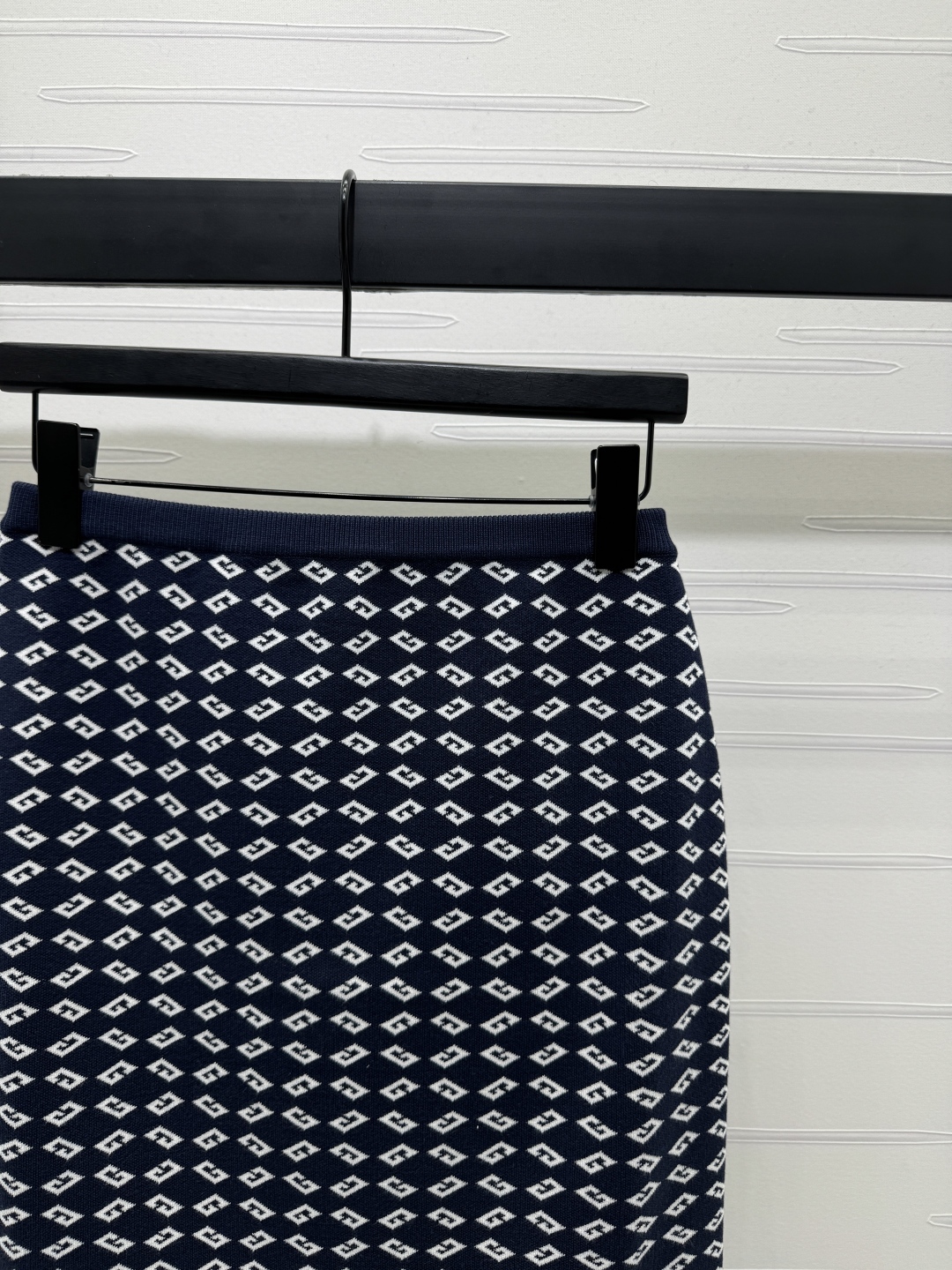 High-Quality Women’s Clothes with Diamond Pattern Shrink Knitting for Packaging Zone - 图片 2