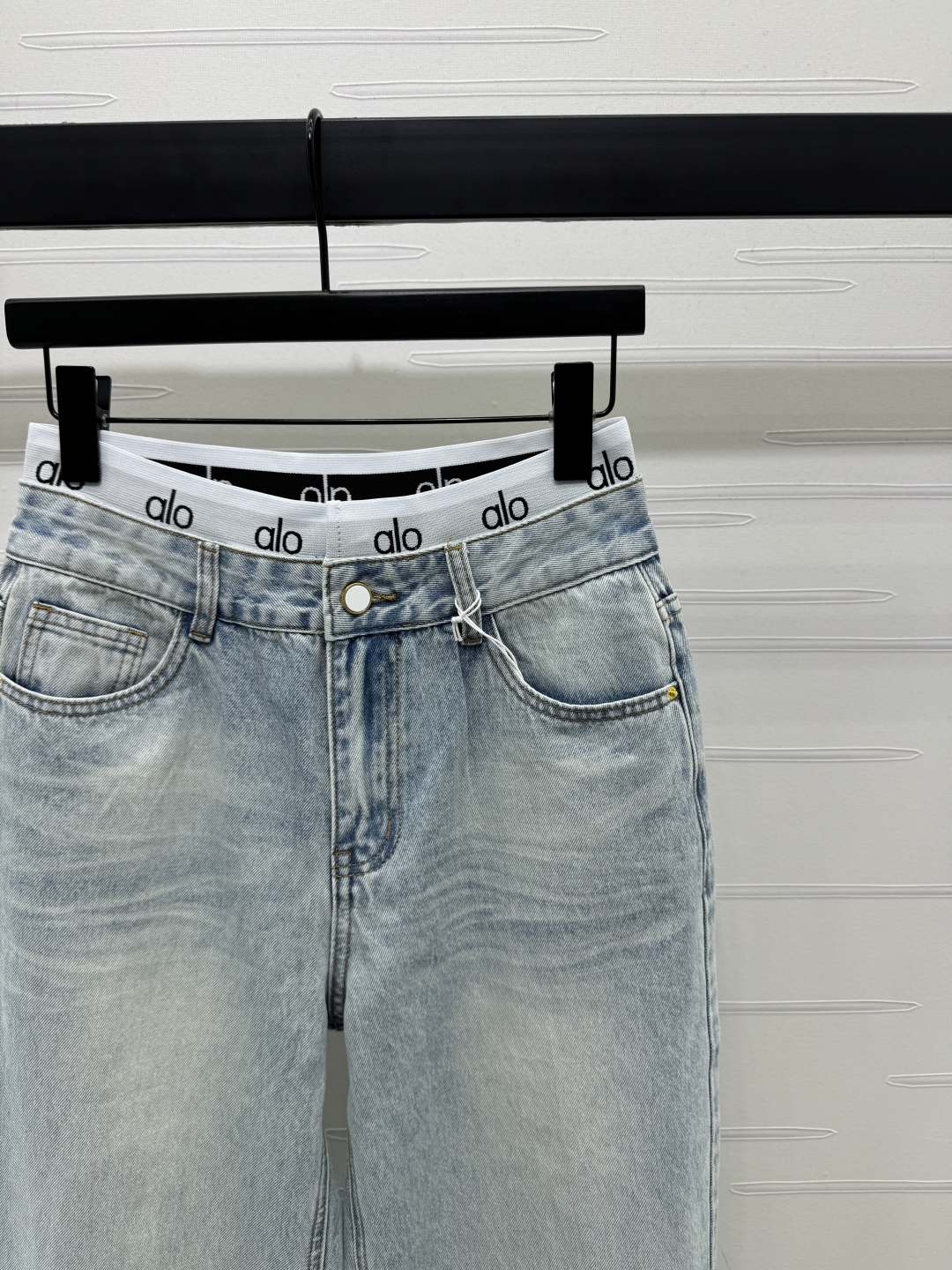 High-Quality Women’s Clothes: Customized High-Waisted Jeans with Cotton-Slashed Design - 图片 2