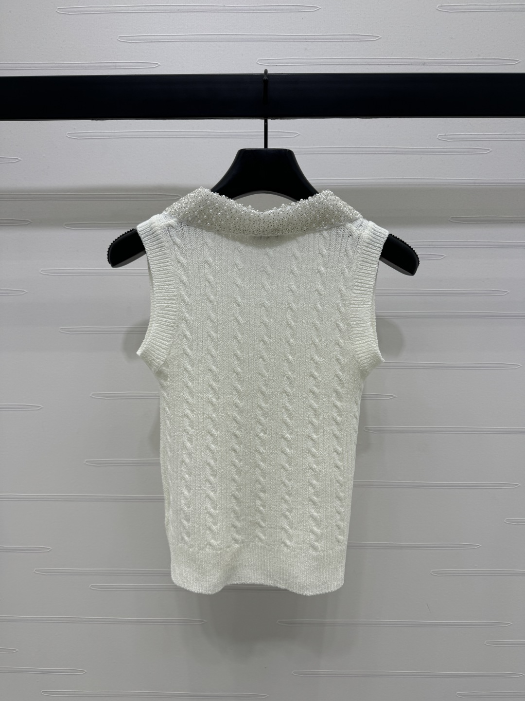 Chanel 2025 Spring/Summer Knitted Vest with Pearl Embellishments 9 cmp i1745948820366 9552 0 7