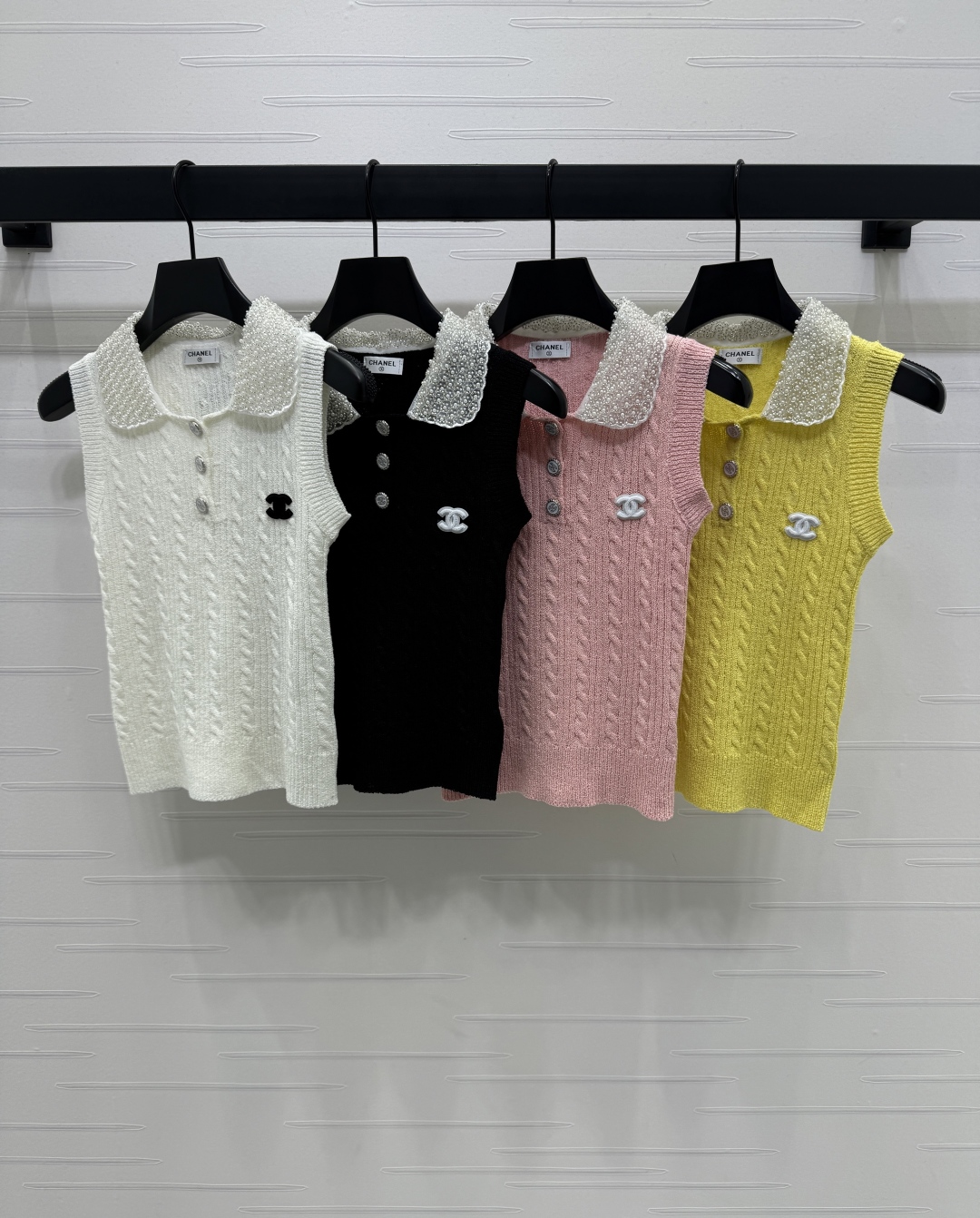 Chanel 2025 Spring/Summer Knitted Vest with Pearl Embellishments 2 cmp i1745948823790 1408 0 0