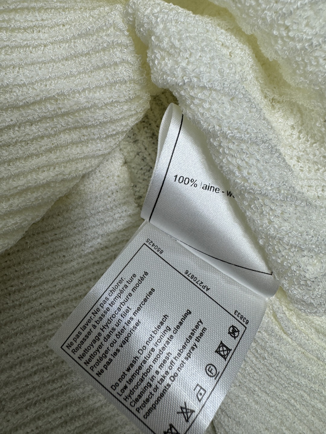 Chanel 2025 Spring/Summer Knit Top - Chic, Slim Fit, Four Colors Available 10 cmp i1745948861981 2114 0 8