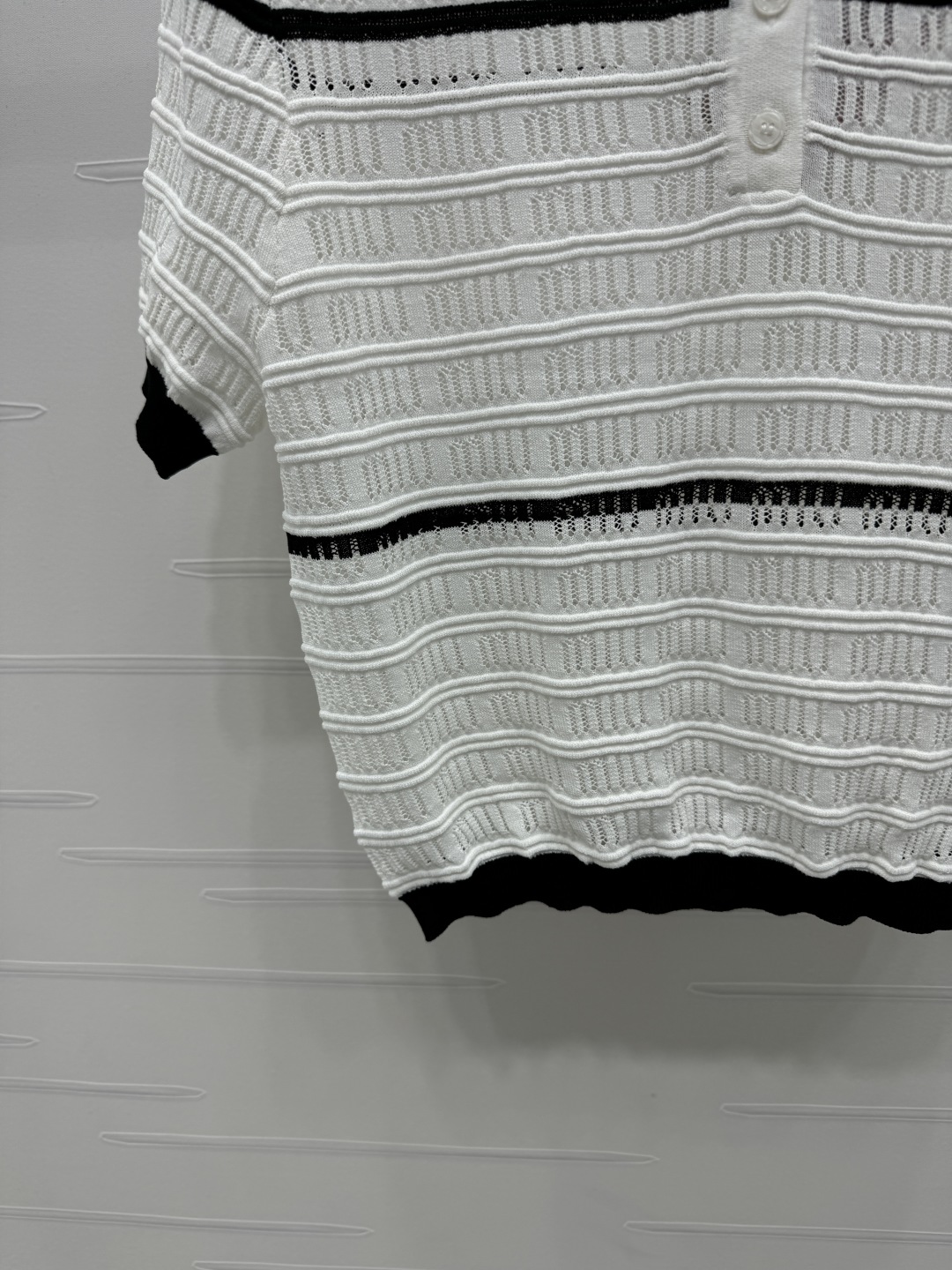 MiuMiu 2025 Silk Short Sleeve Top - Elegant & Breathable 6 cmp i1745948890344 8166 0 4