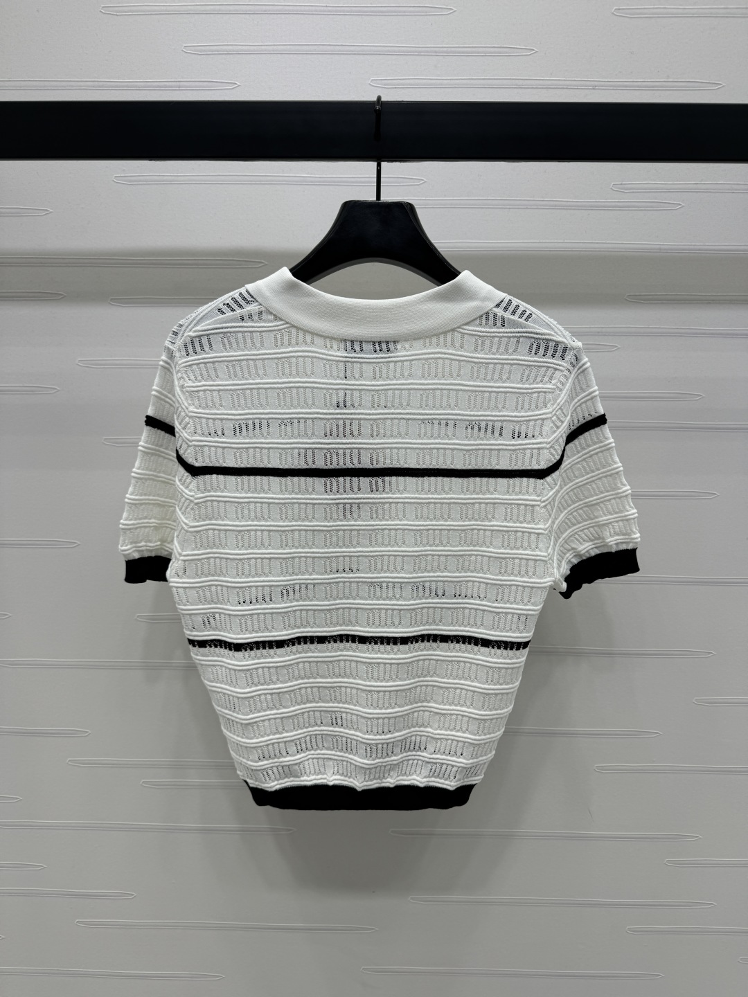 MiuMiu 2025 Silk Short Sleeve Top - Elegant & Breathable 9 cmp i1745948893251 3268 0 7