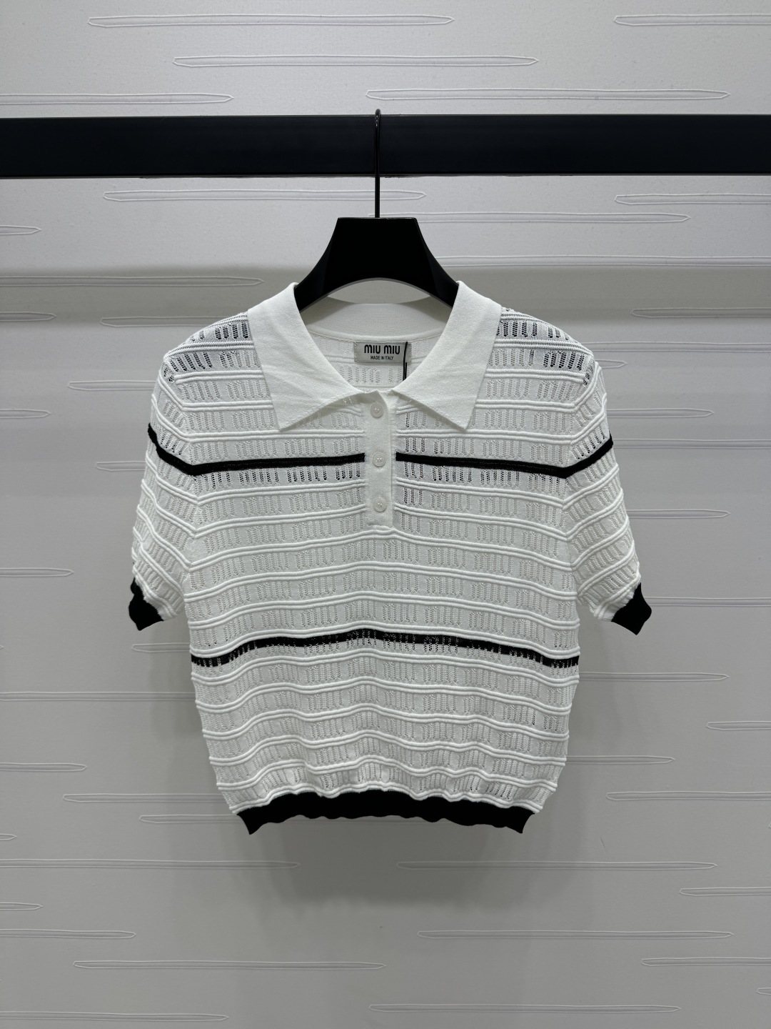 MiuMiu 2025 Silk Short Sleeve Top - Elegant & Breathable 3 cmp i1745948893268 3031 0 1