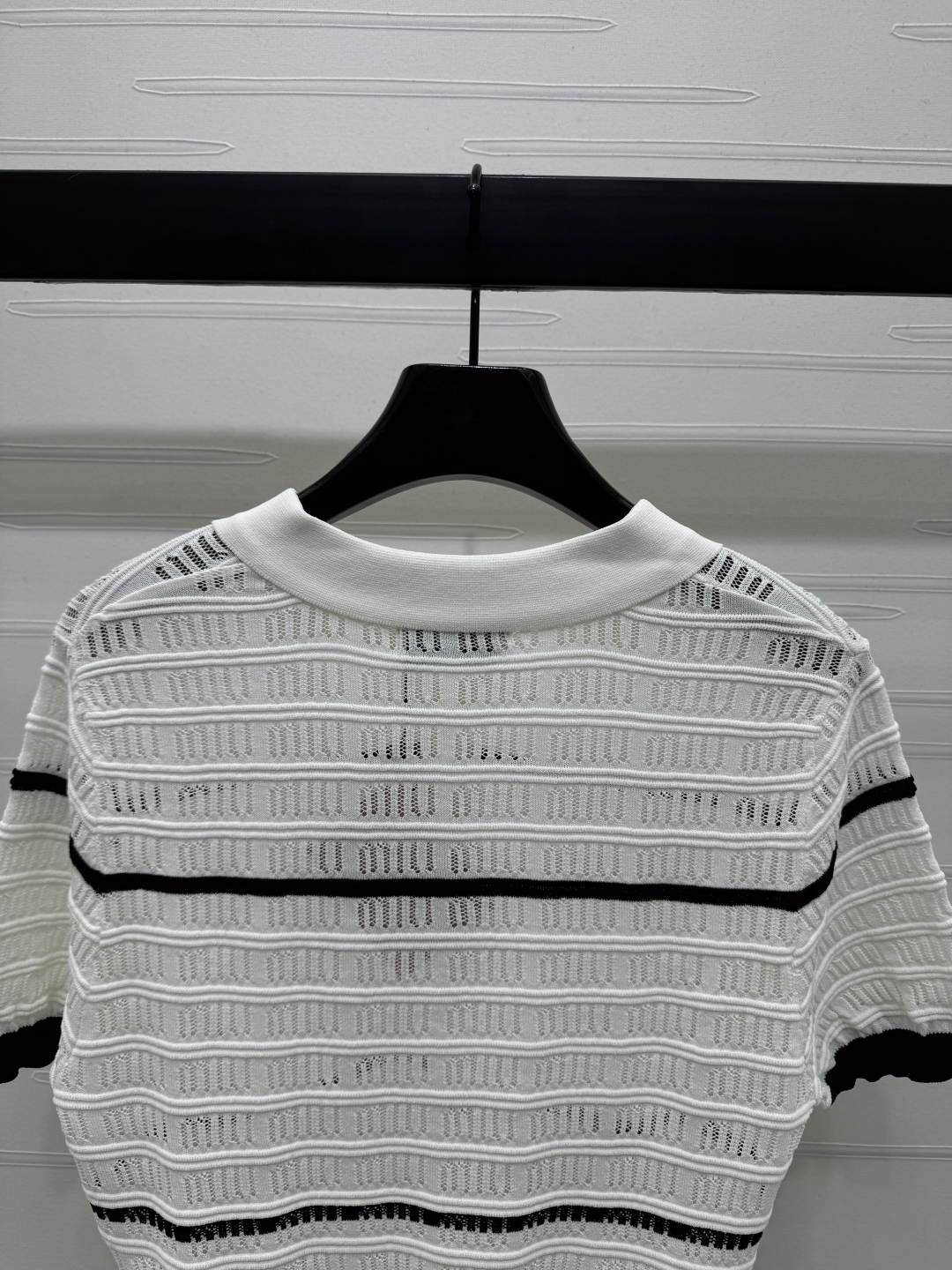 MiuMiu 2025 Silk Short Sleeve Top - Elegant & Breathable 8 cmp i1745948893446 5383 0 6
